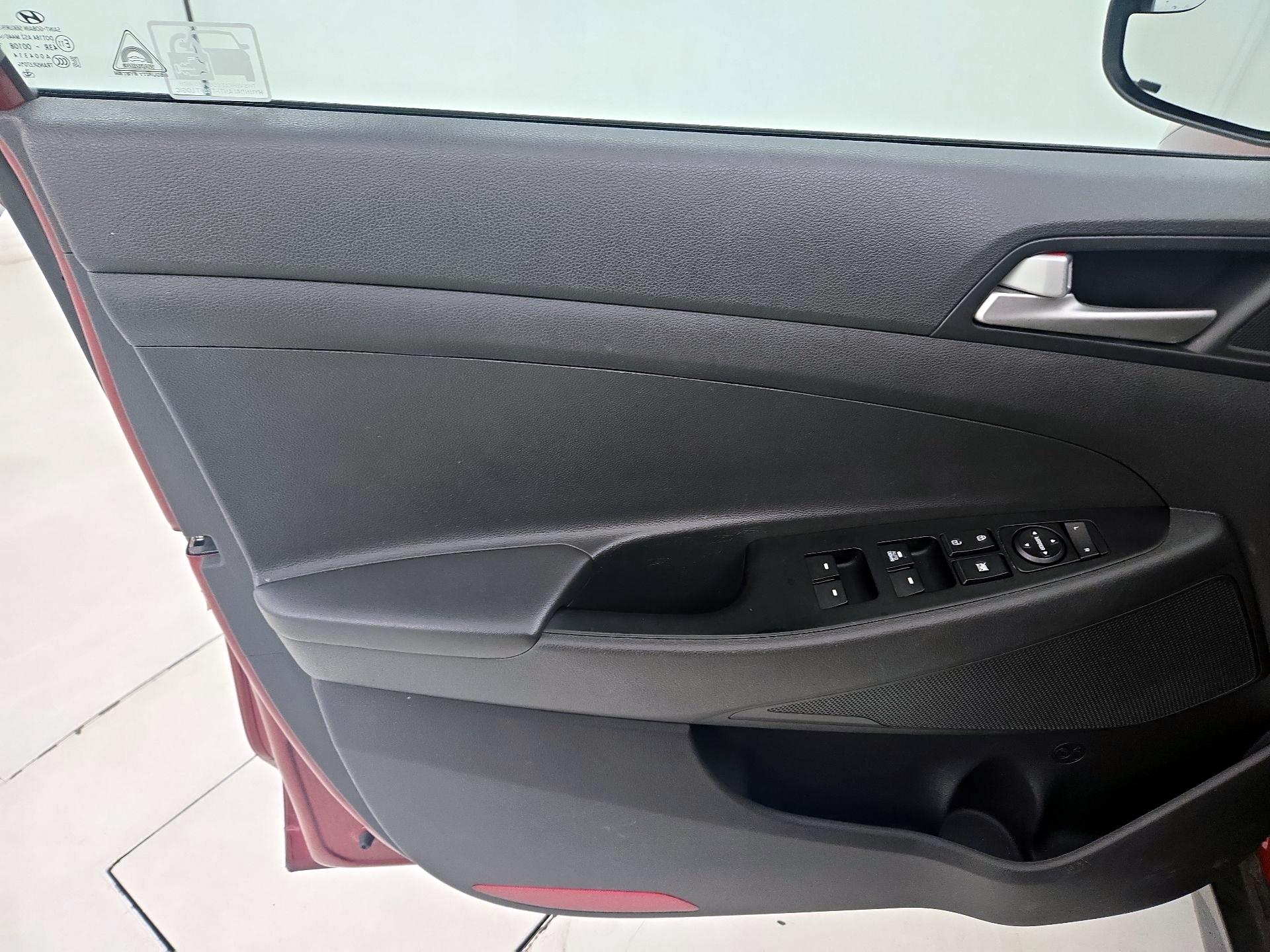 Thumbnail: 2019 Hyundai Tucson - 12