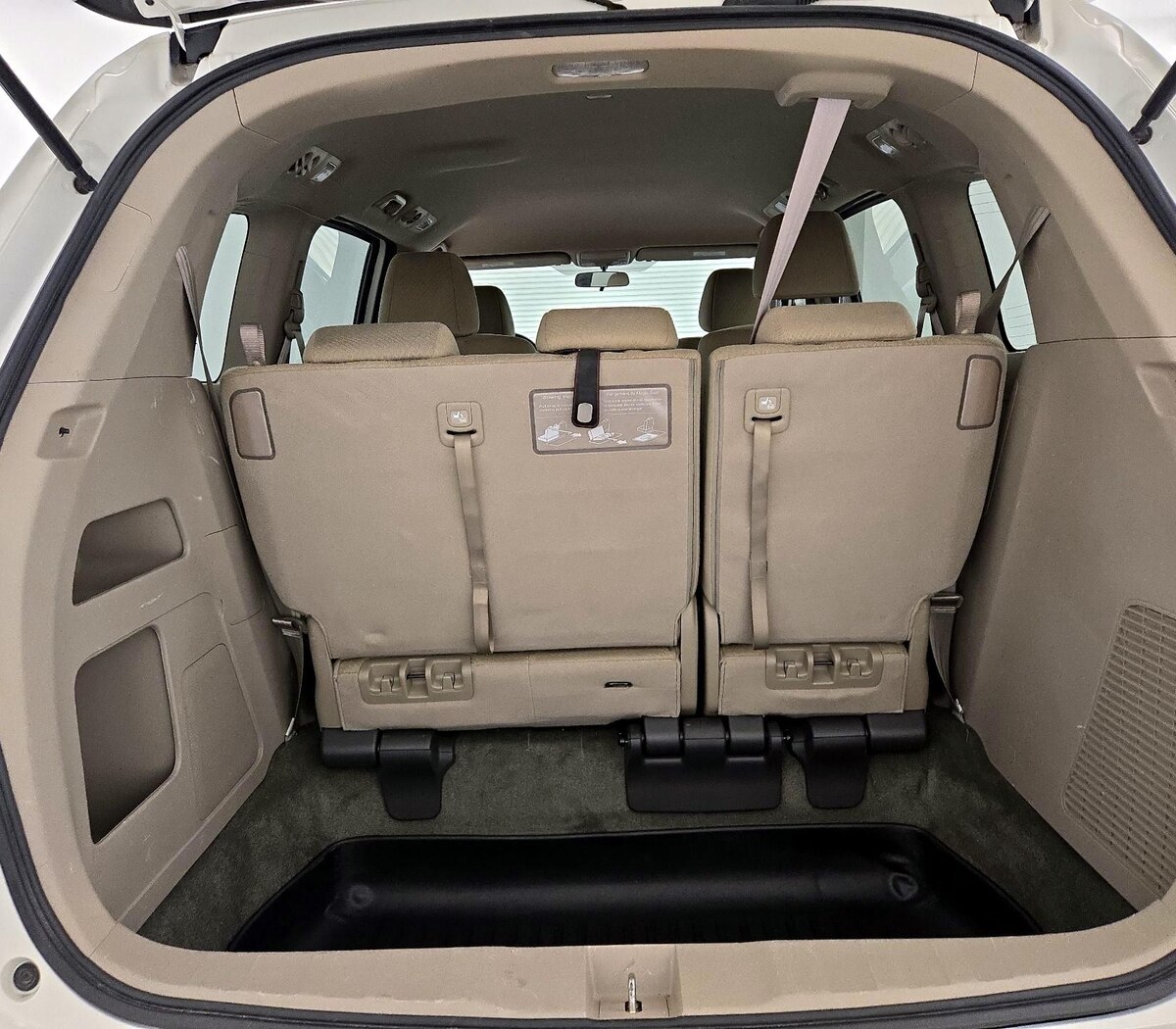 Trunk/Cargo (Seats Up)