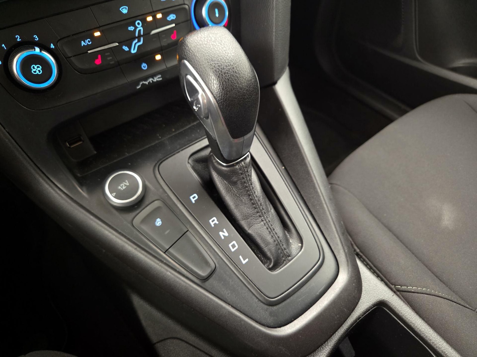 2017 Ford Focus SE - Photo 18