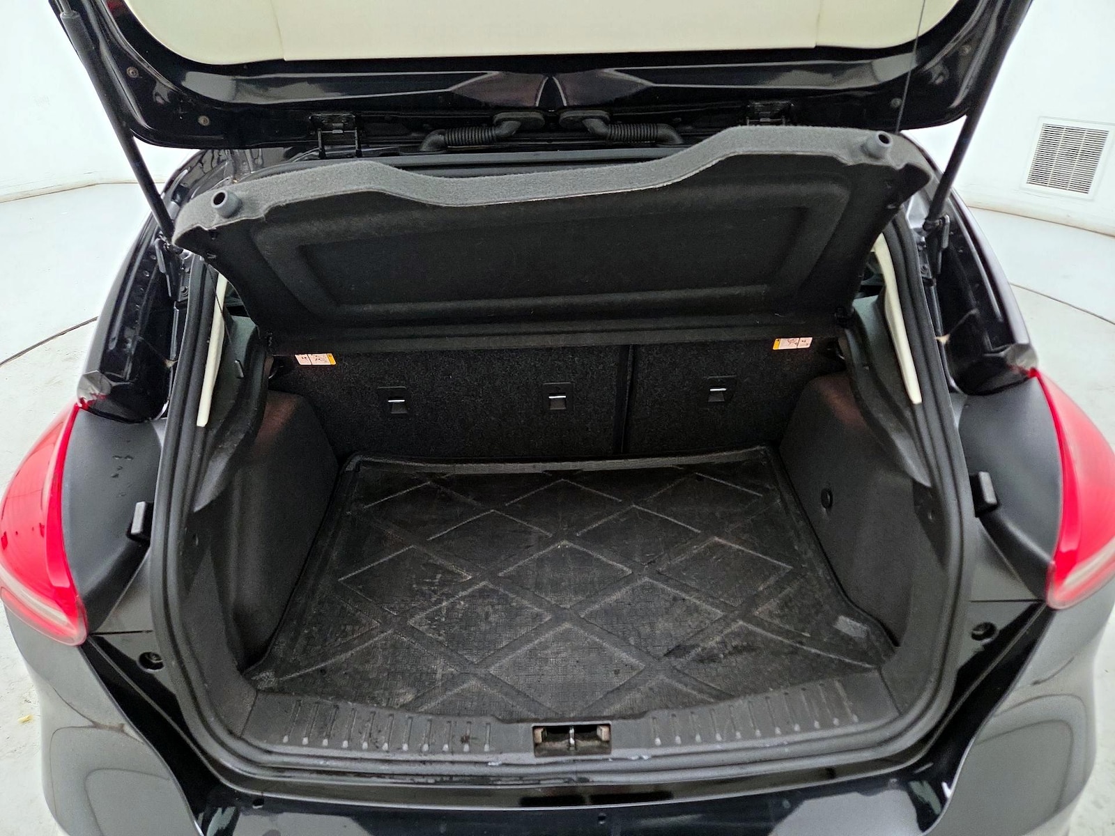 2017 Ford Focus SE - Photo 21
