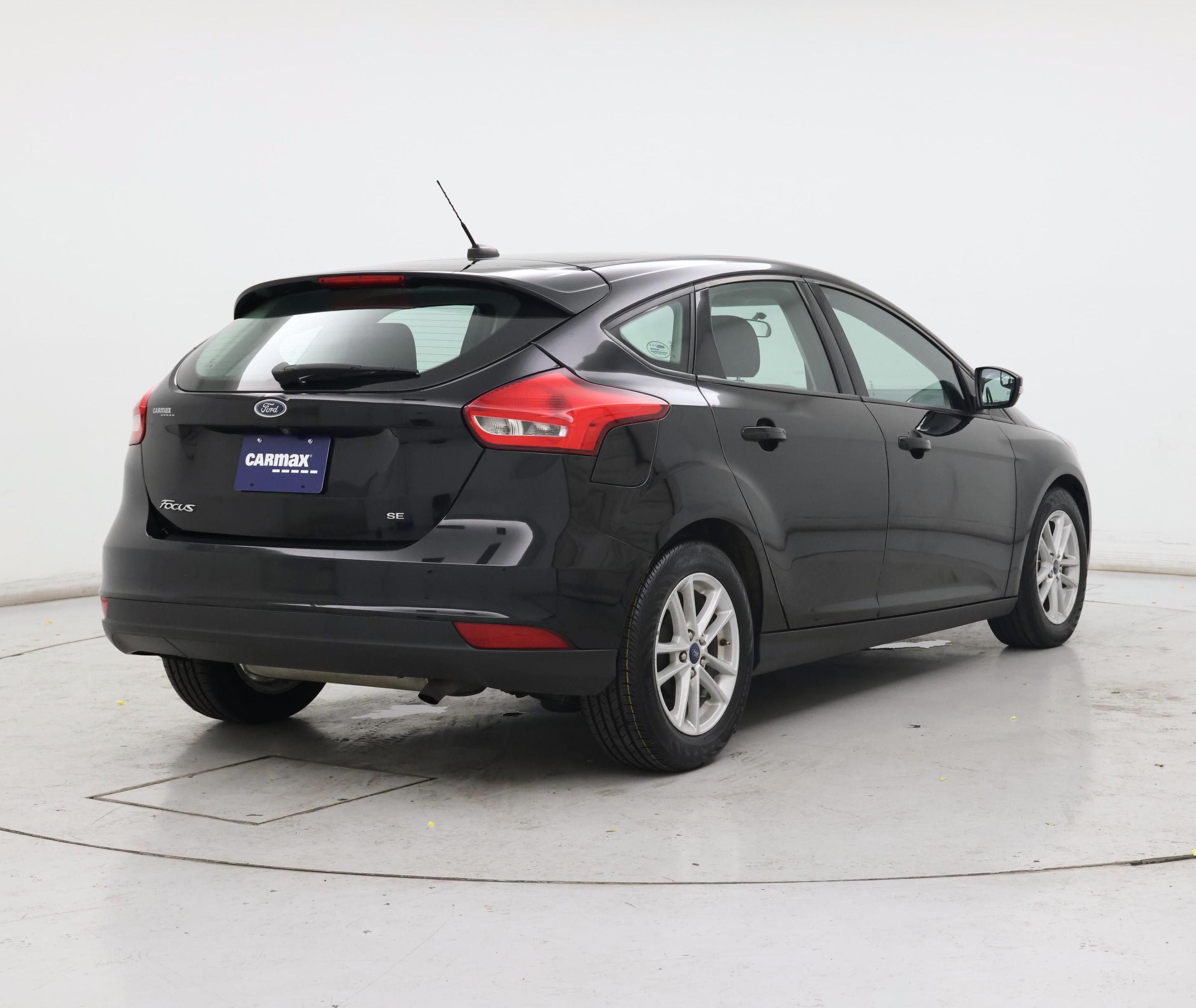 Thumbnail: 2017 Ford Focus - 8