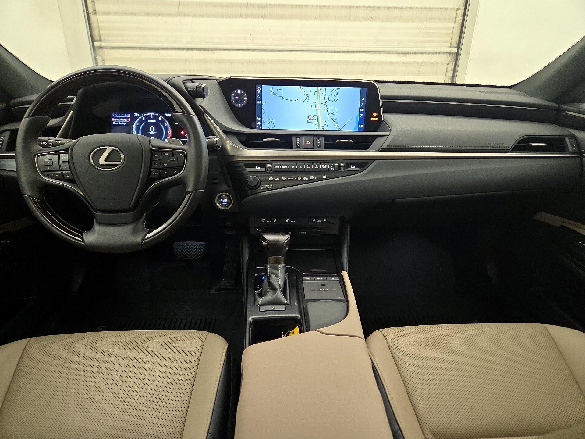 Thumbnail: 2020 Lexus ES - 9