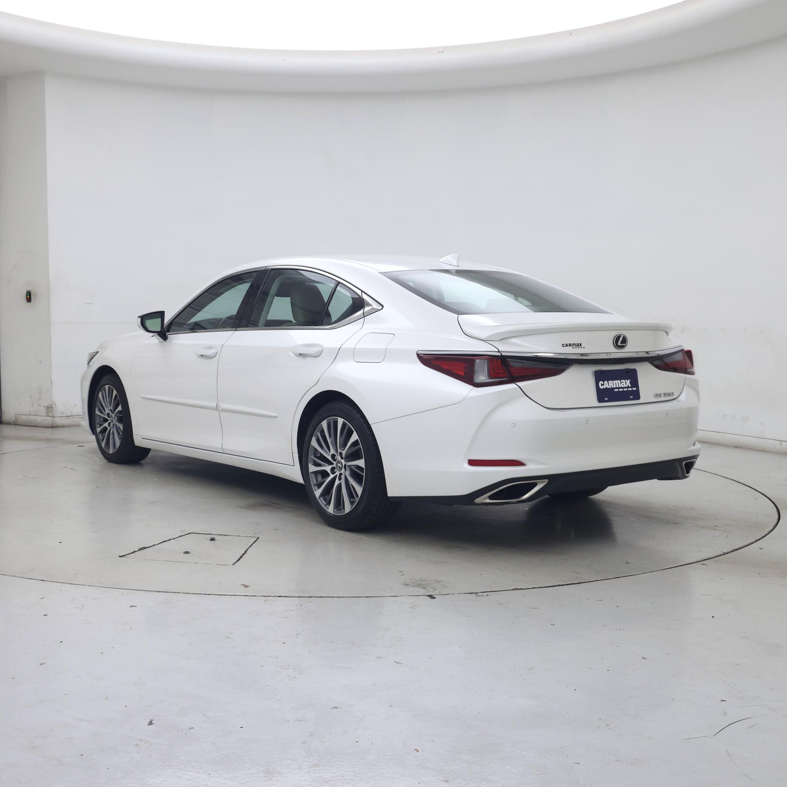 Thumbnail: 2020 Lexus ES - 2