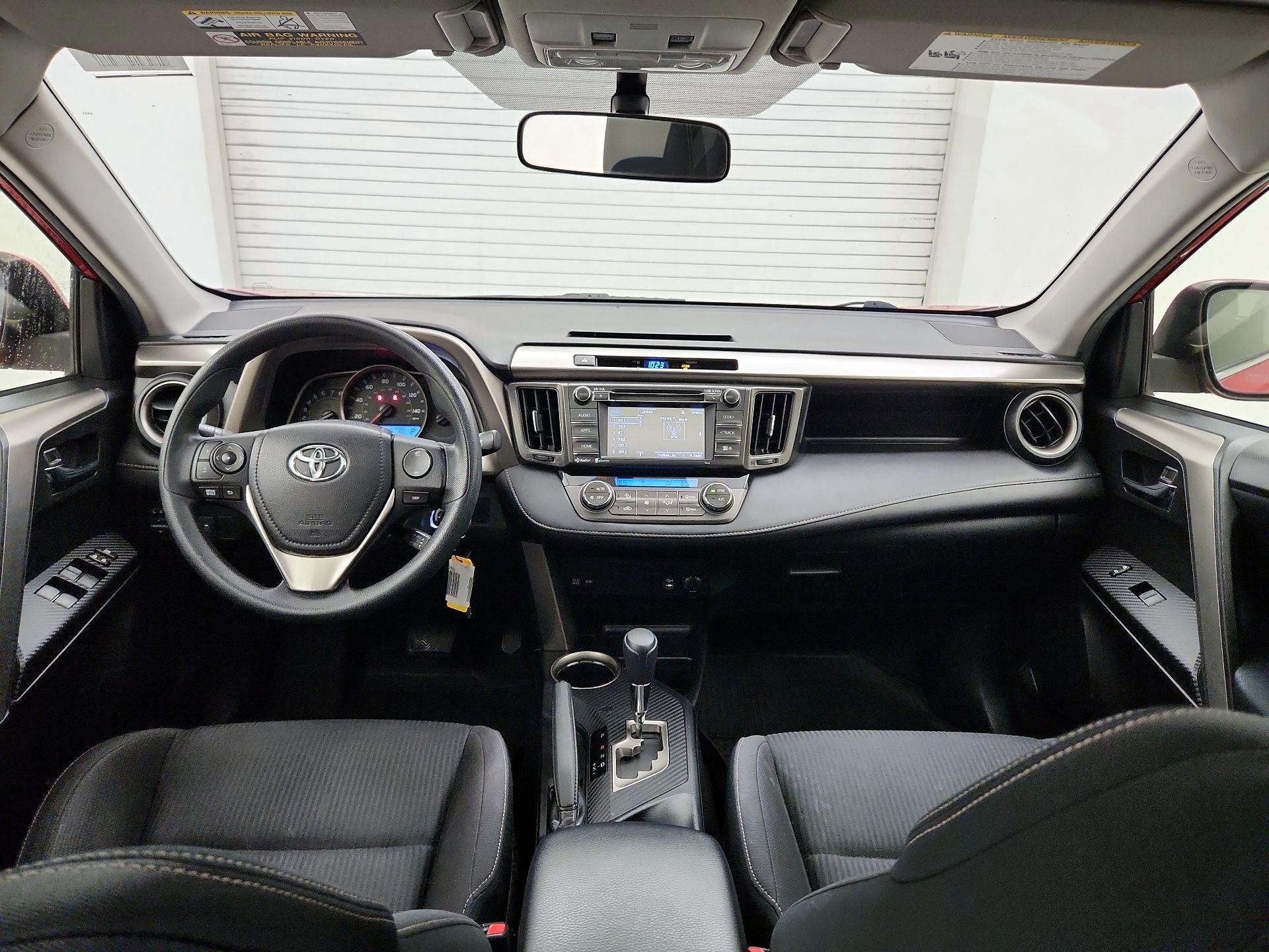 Thumbnail: 2015 Toyota RAV4 - 9