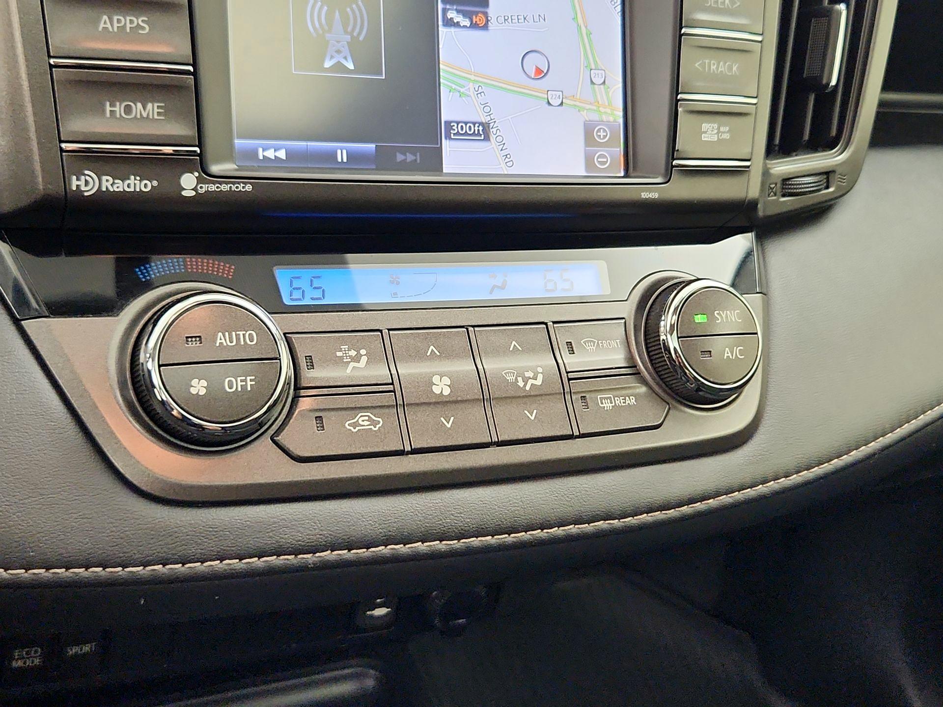 Thumbnail: 2015 Toyota RAV4 - 16