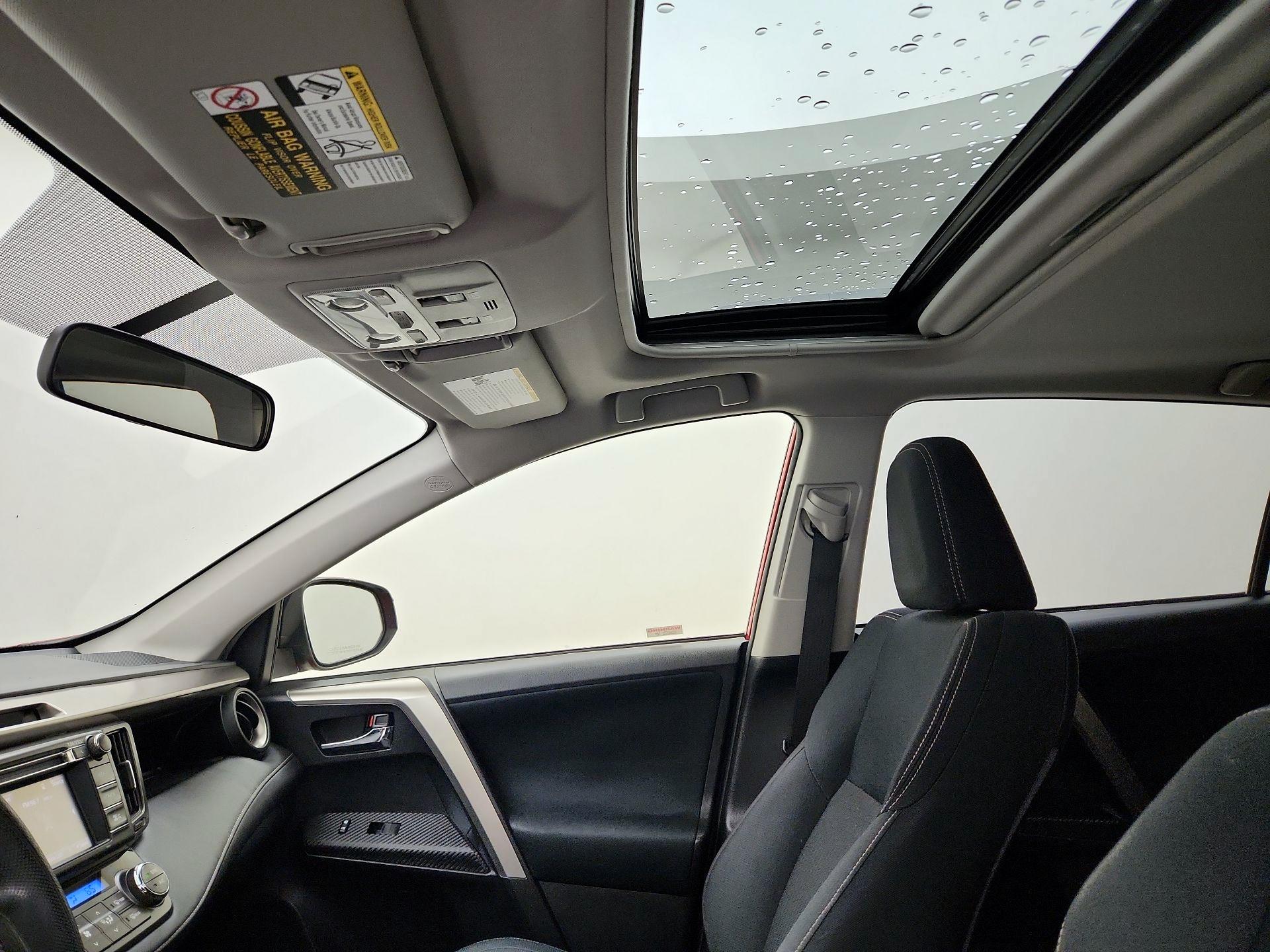 Thumbnail: 2015 Toyota RAV4 - 19