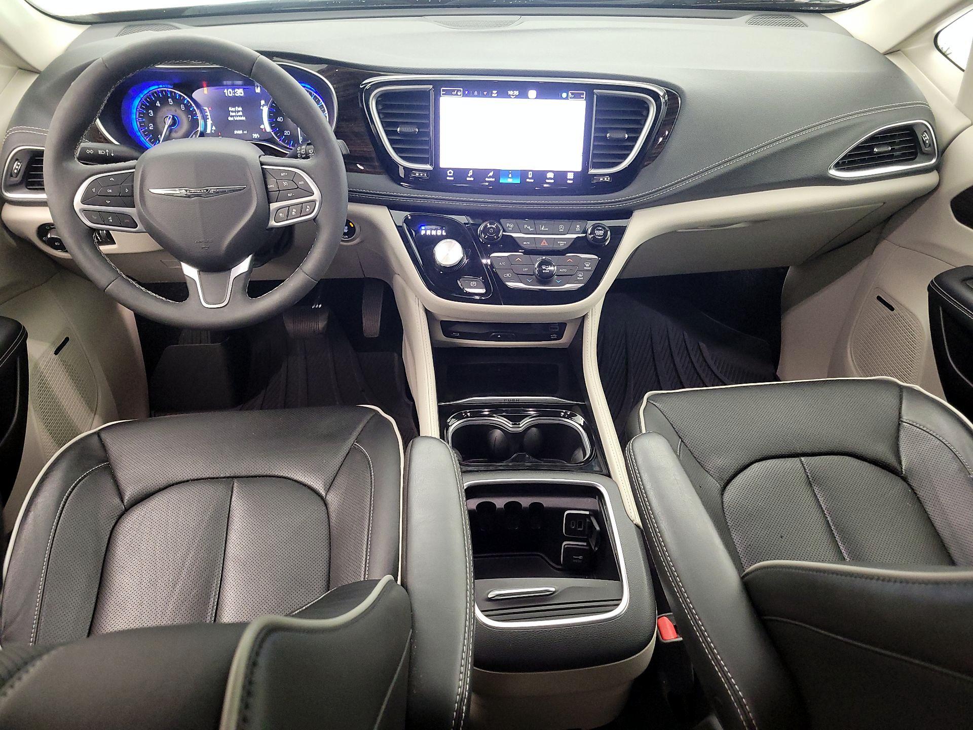 Thumbnail: 2023 Chrysler Pacifica - 9