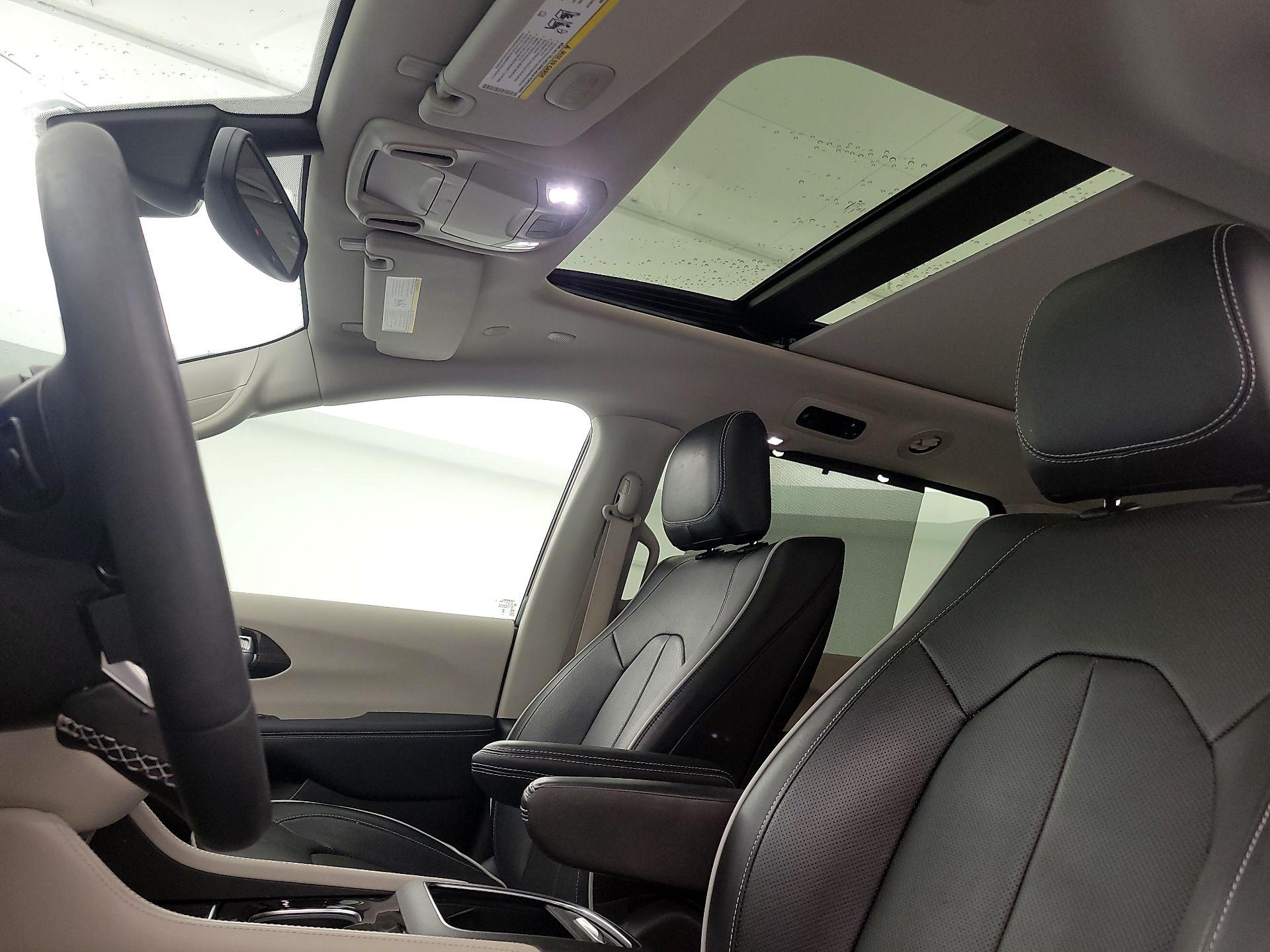 Thumbnail: 2023 Chrysler Pacifica - 20