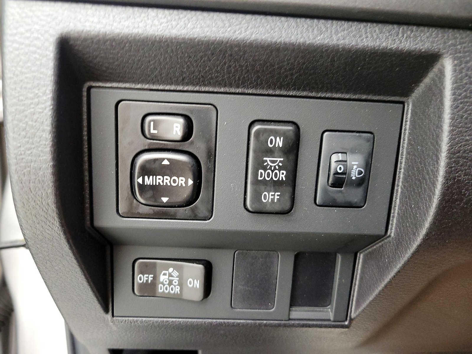2014 Toyota Tundra SR5 - Photo 14