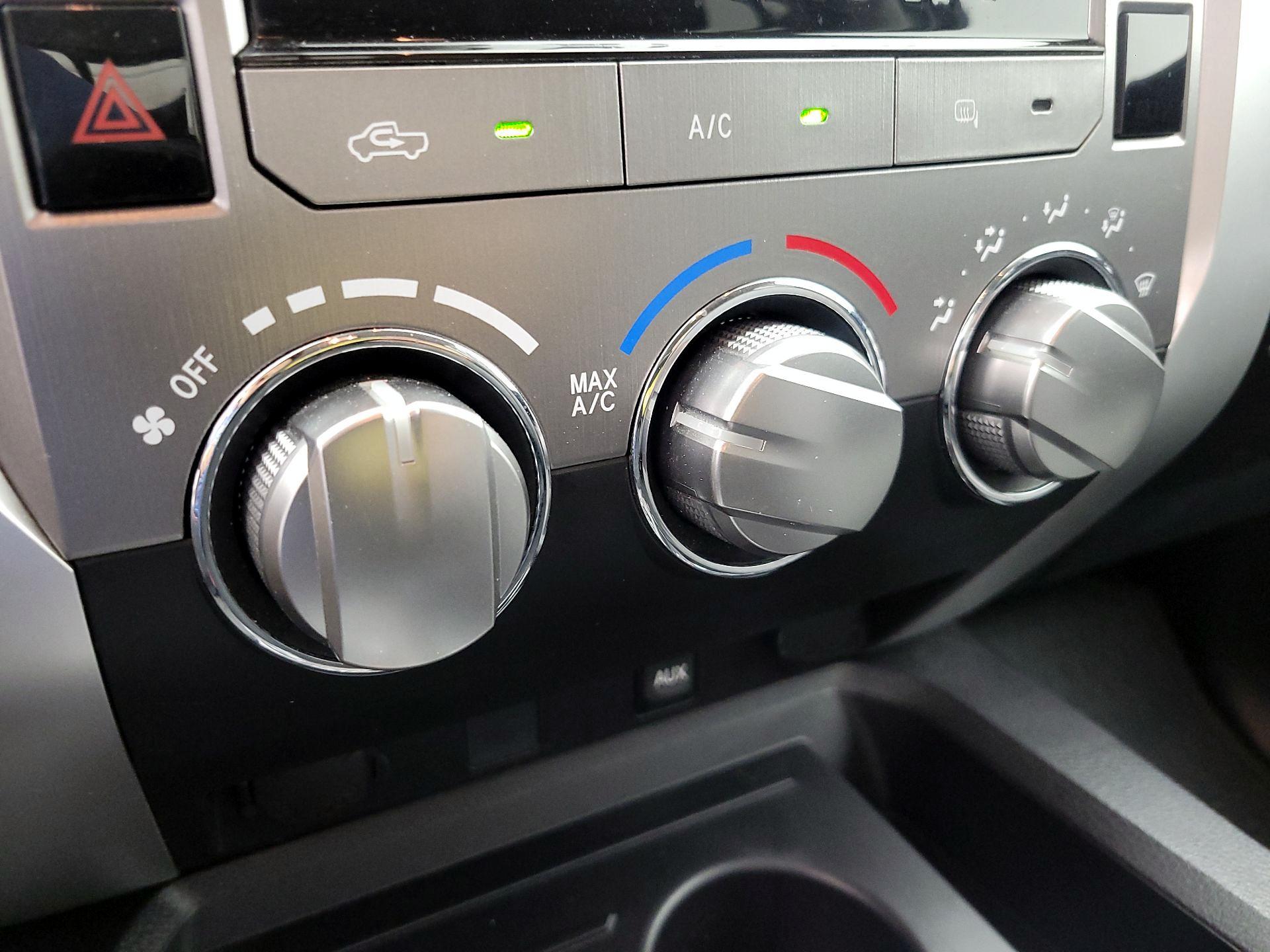 Thumbnail: 2014 Toyota Tundra - 16