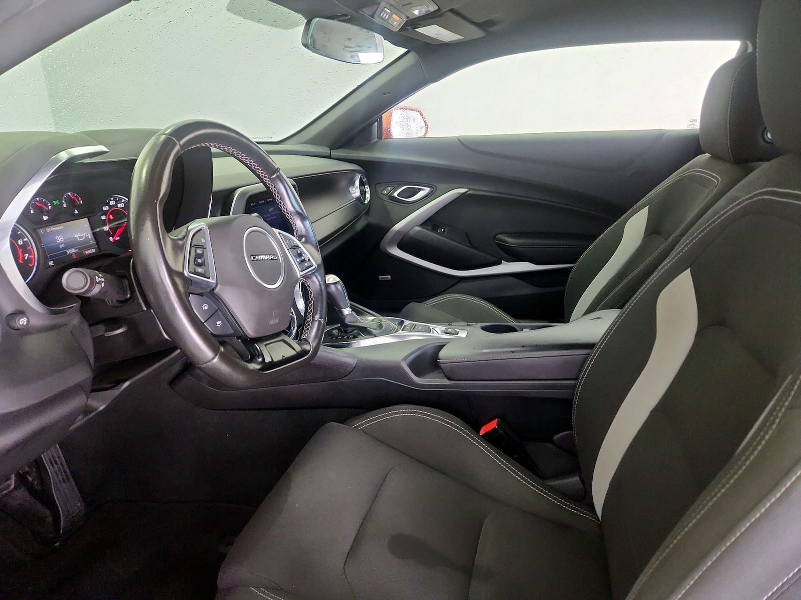 2022 Chevrolet Camaro LT1 - Photo 12