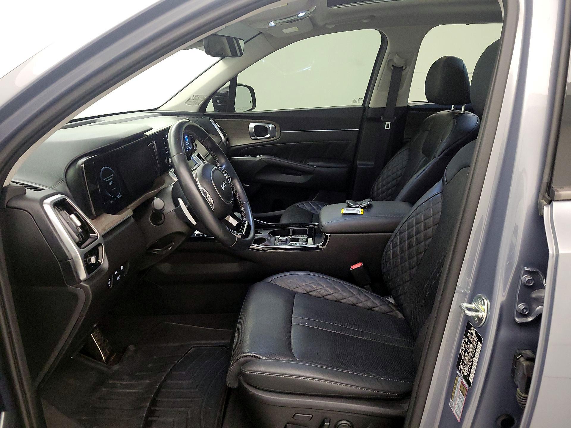 Thumbnail: 2023 Kia Sorento - 11