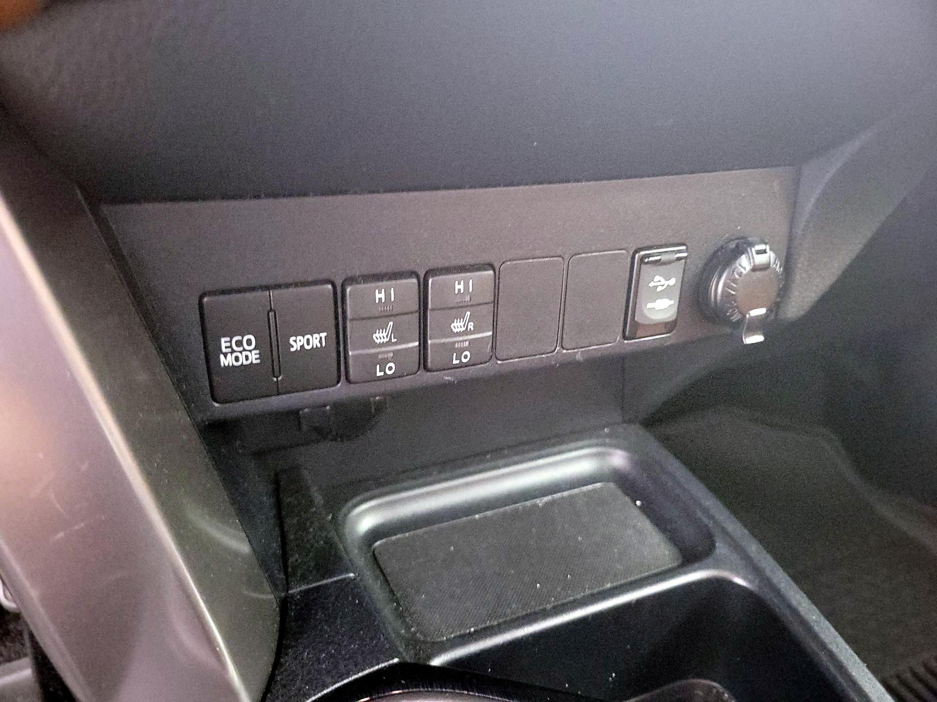 Thumbnail: 2018 Toyota RAV4 - 18