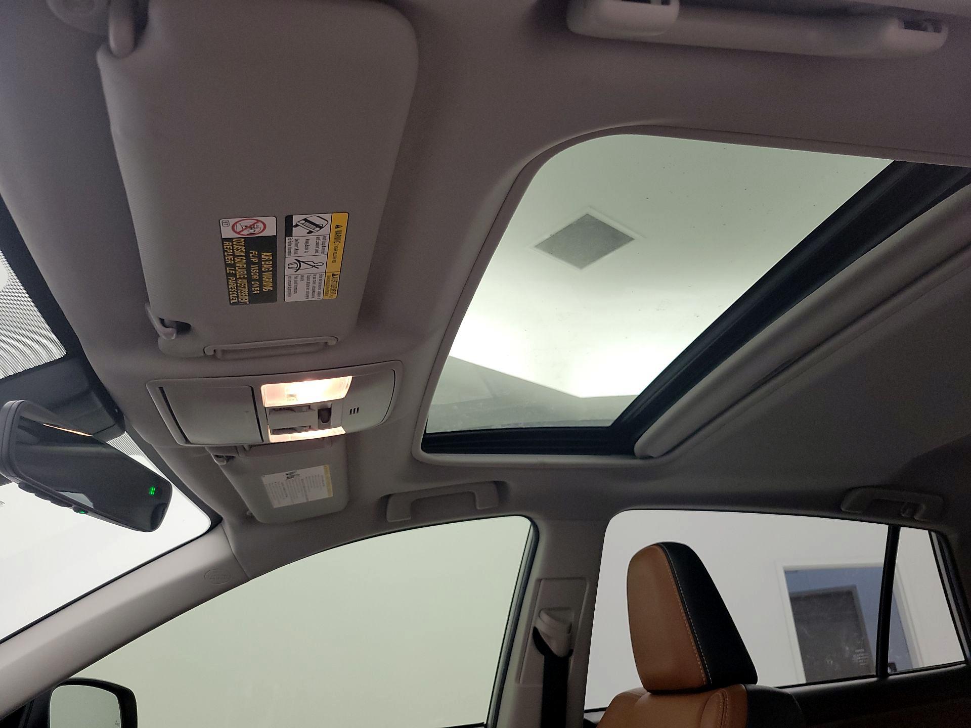 Thumbnail: 2018 Toyota RAV4 - 19