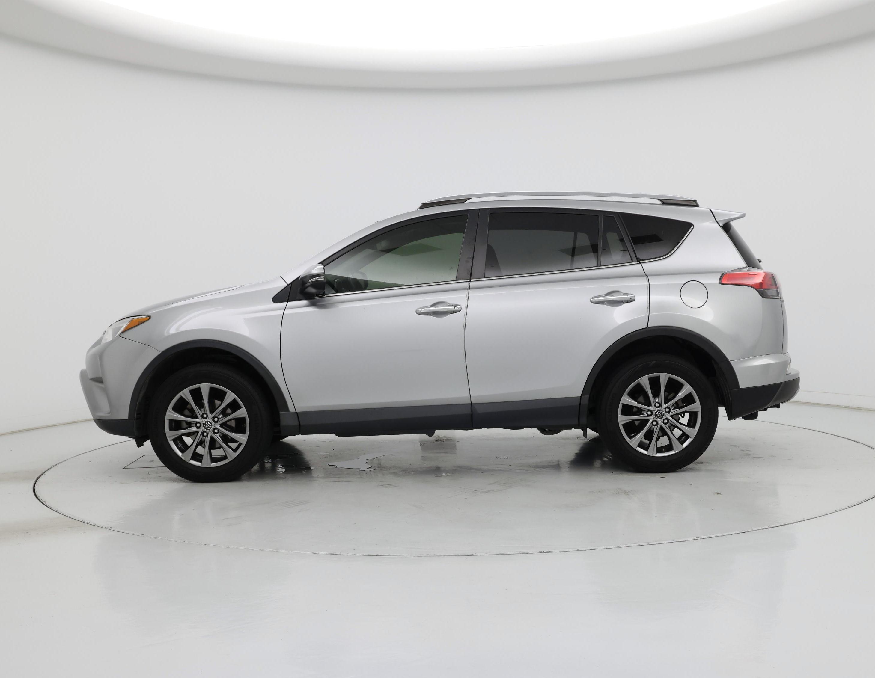 Thumbnail: 2018 Toyota RAV4 - 3