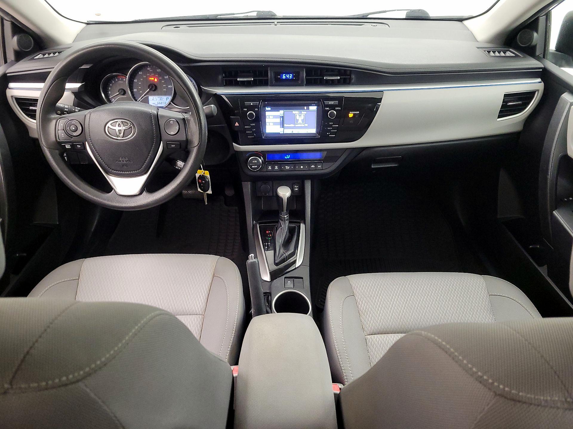 Thumbnail: 2015 Toyota Corolla - 9