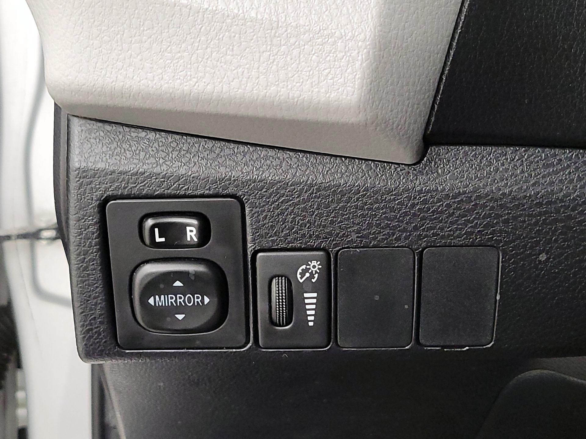 Thumbnail: 2015 Toyota Corolla - 13