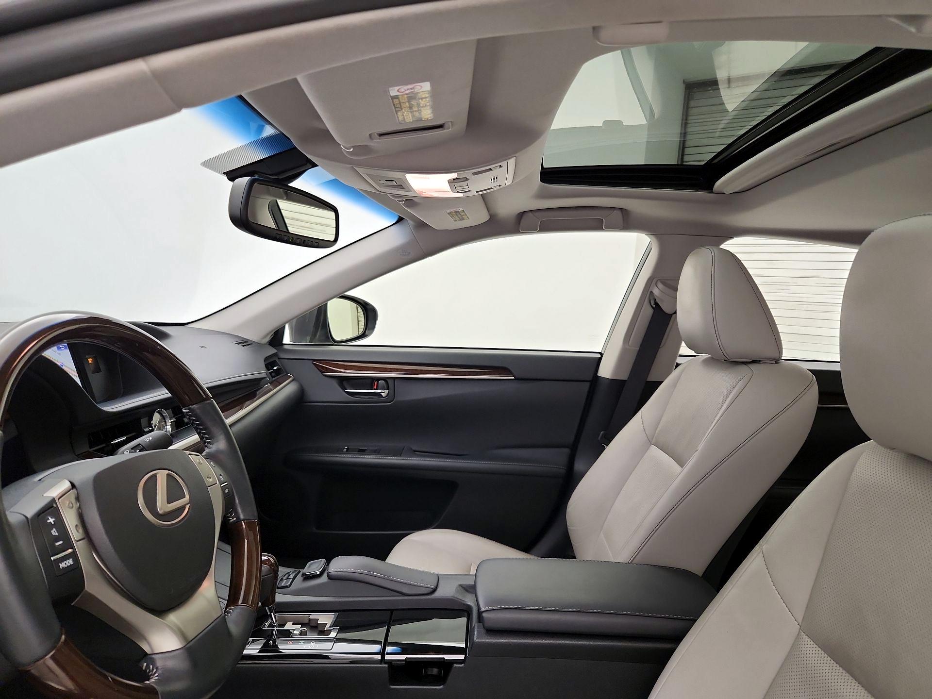Thumbnail: 2015 Lexus ES - 20