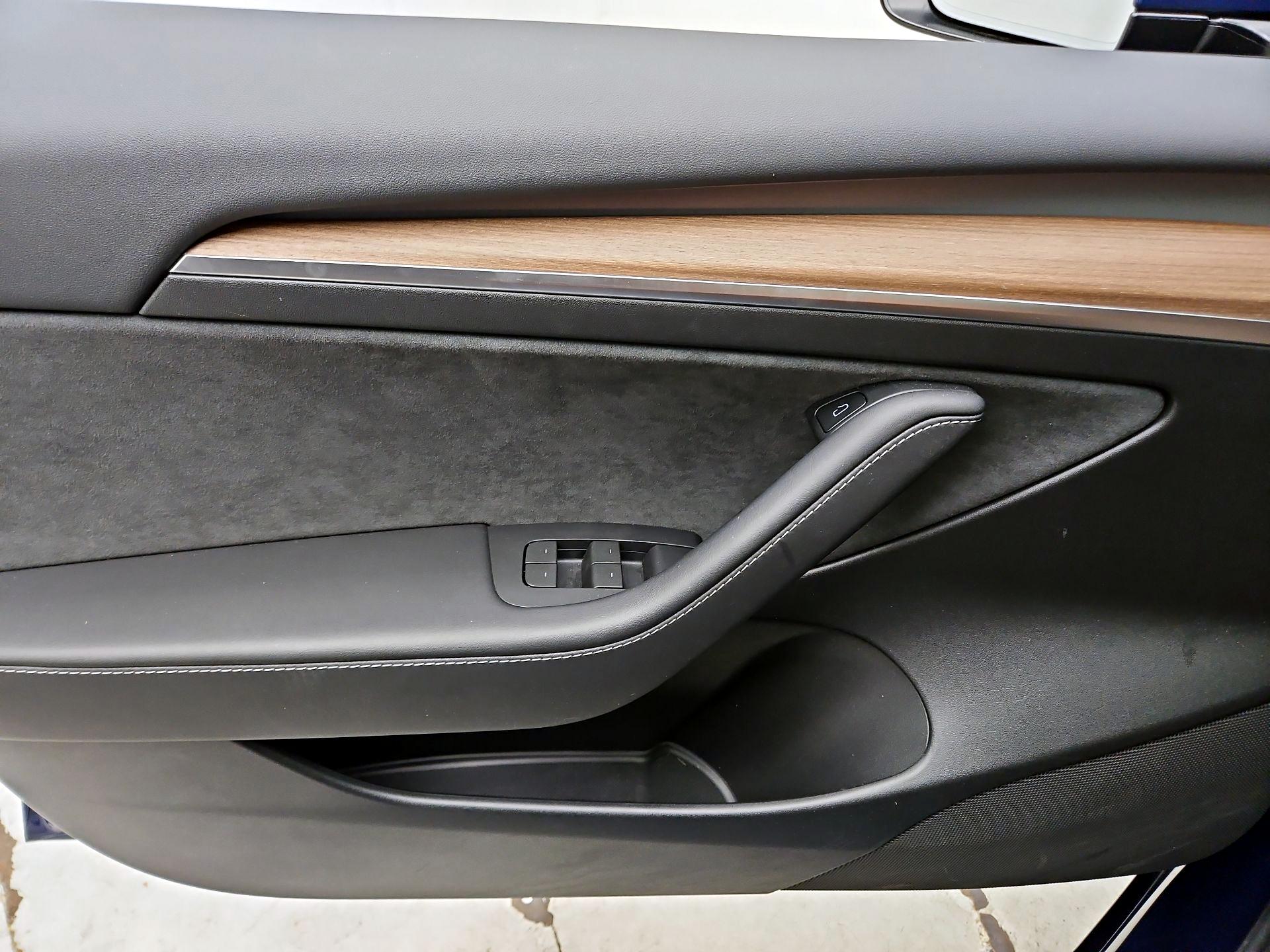Thumbnail: 2023 Tesla Model 3 - 12