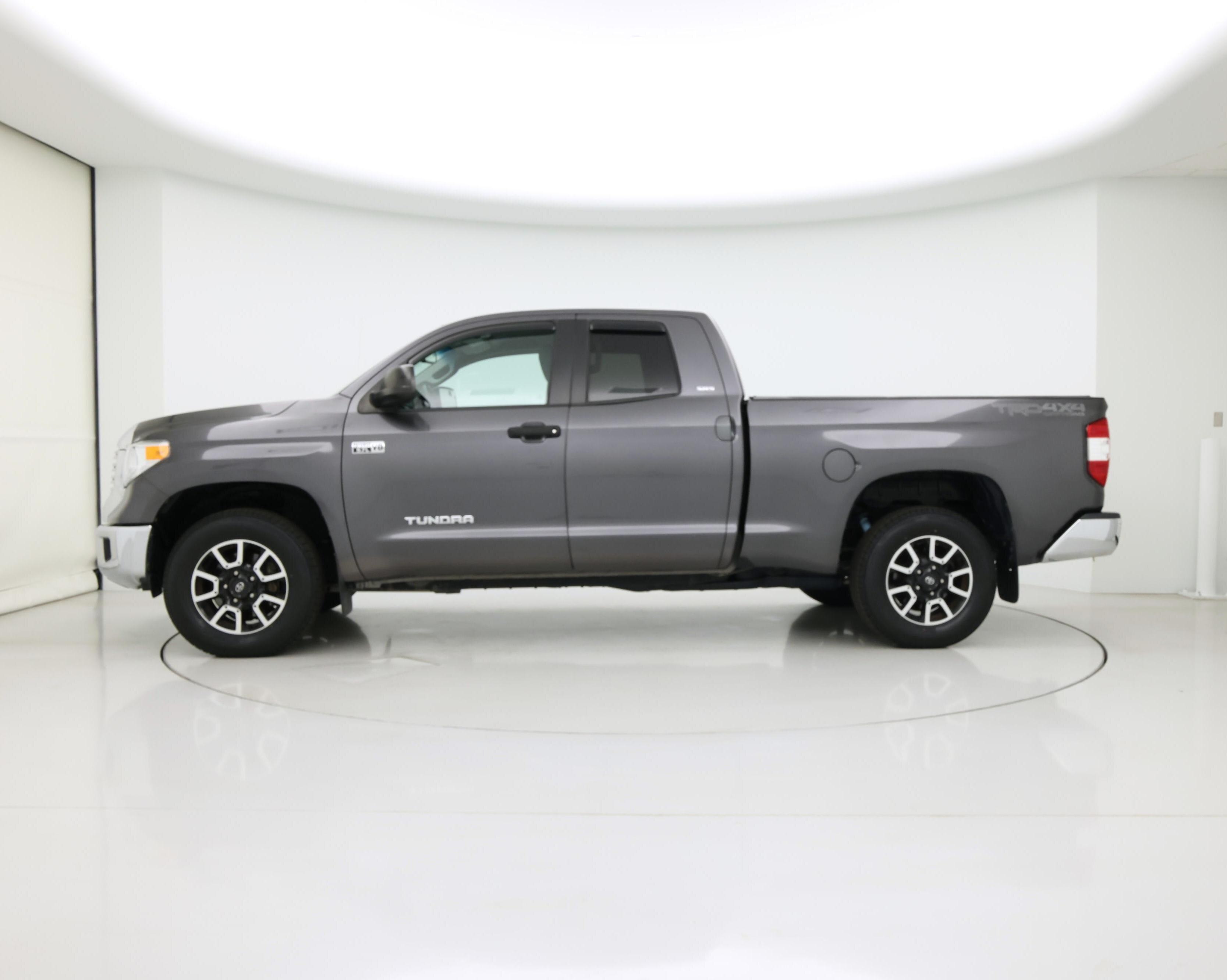 Thumbnail: 2017 Toyota Tundra - 3