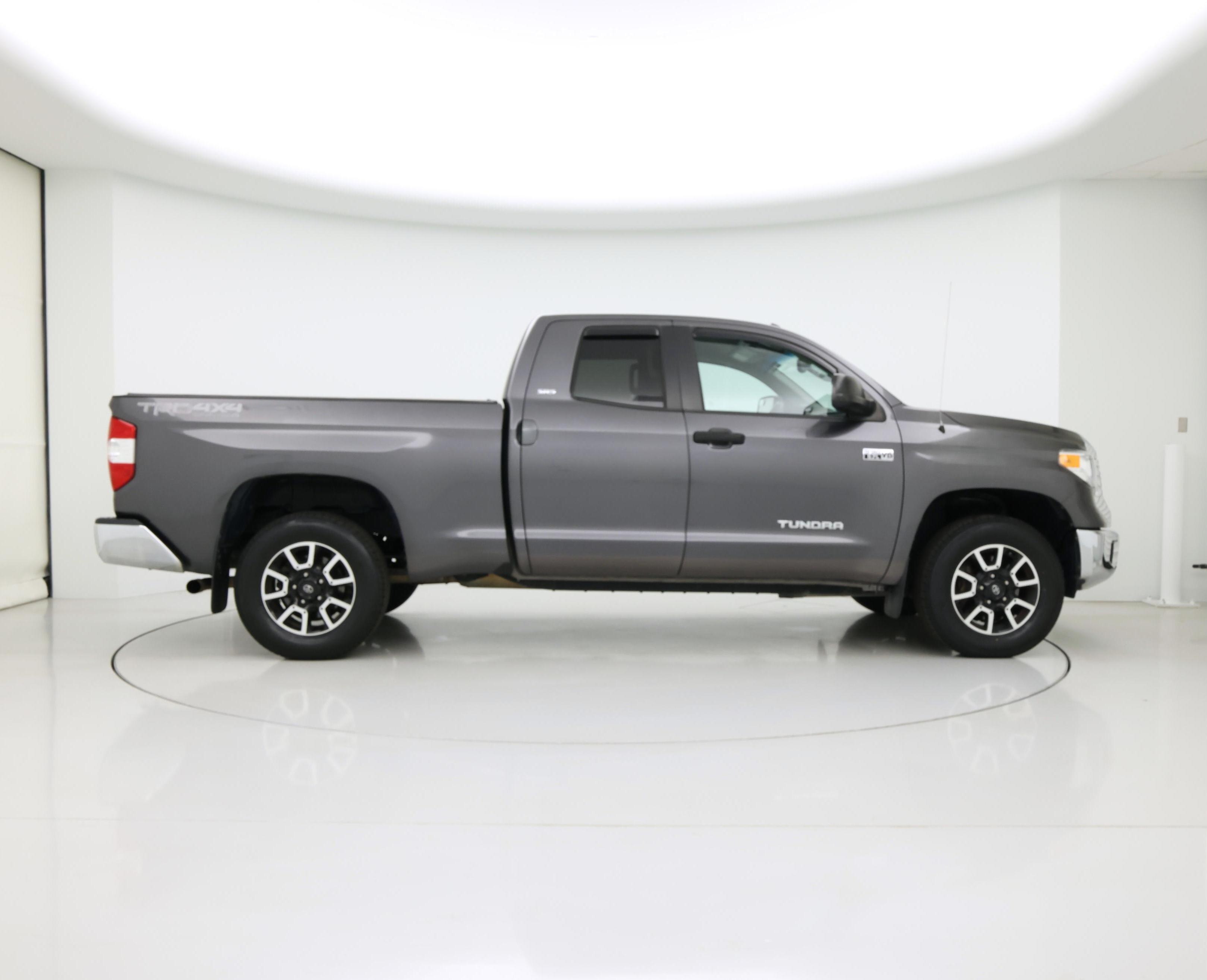Thumbnail: 2017 Toyota Tundra - 7