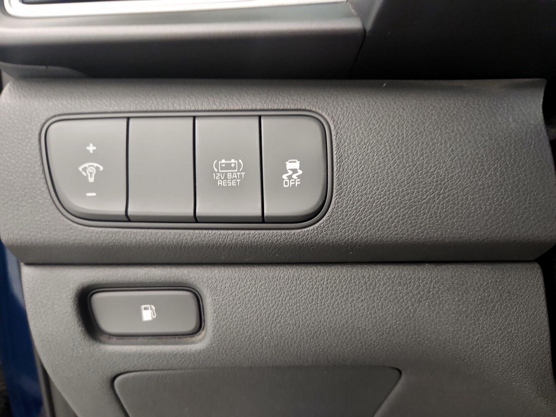 Thumbnail: 2018 Kia Niro - 13