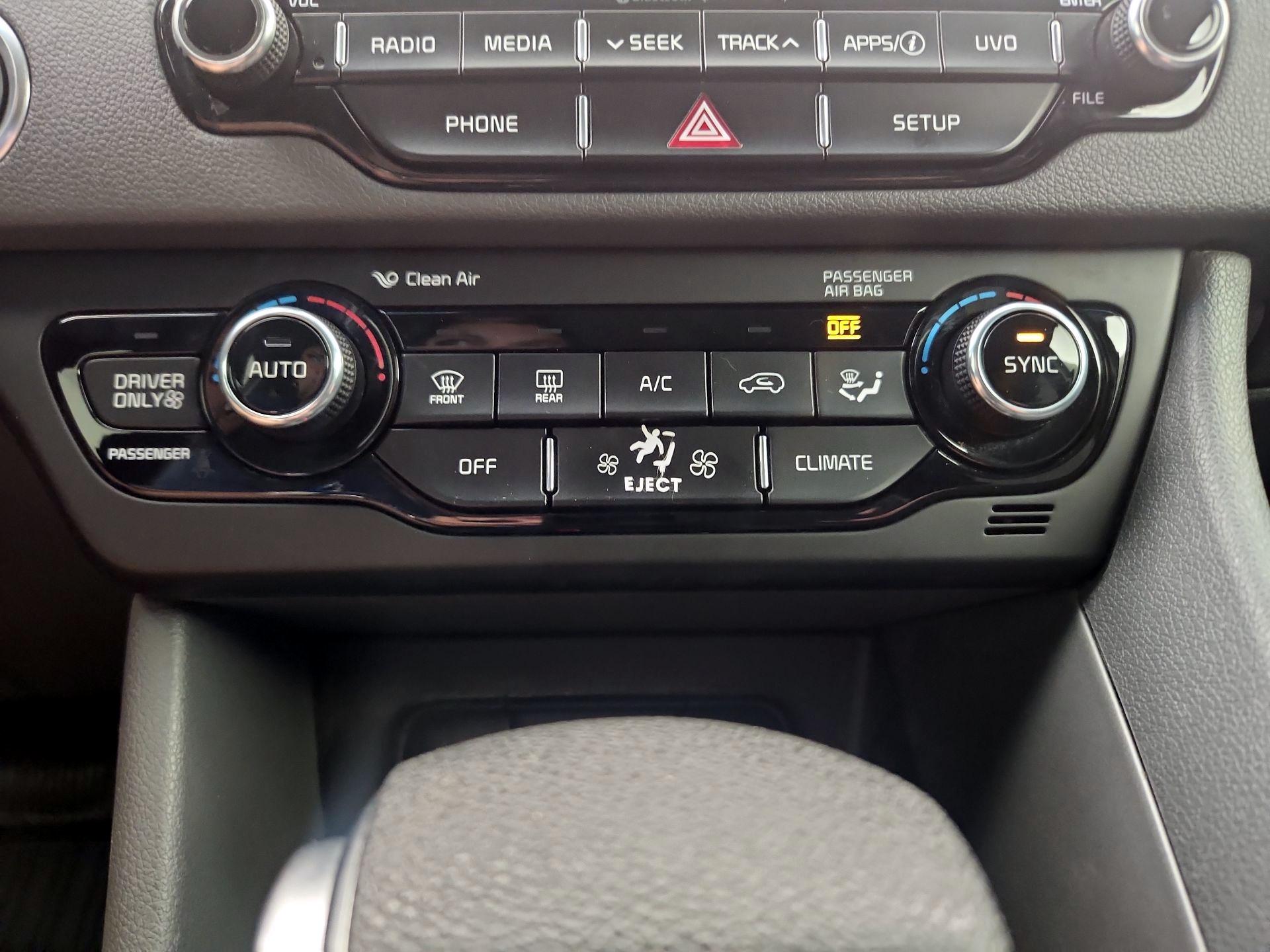 Thumbnail: 2018 Kia Niro - 15