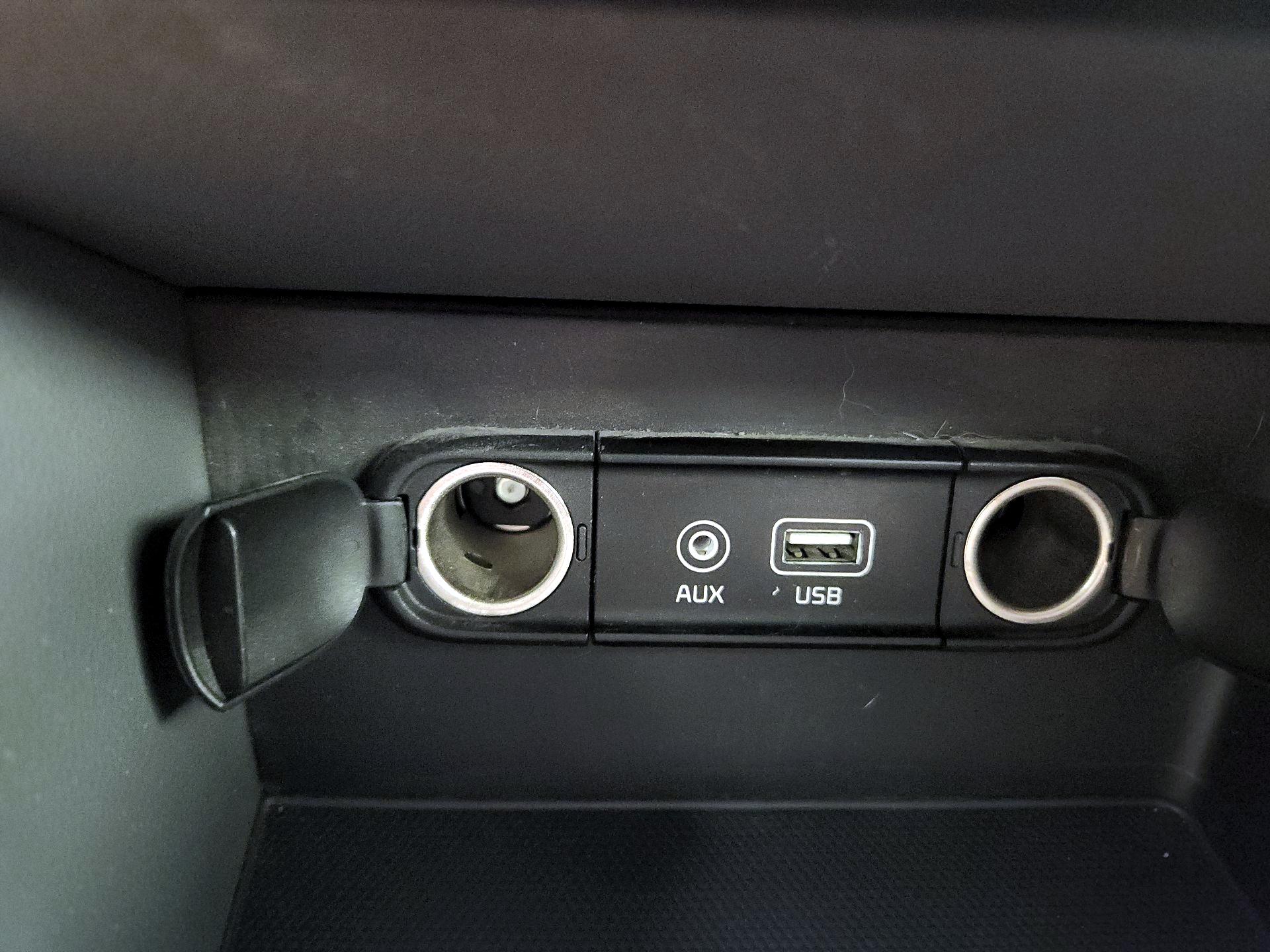 Thumbnail: 2018 Kia Niro - 17