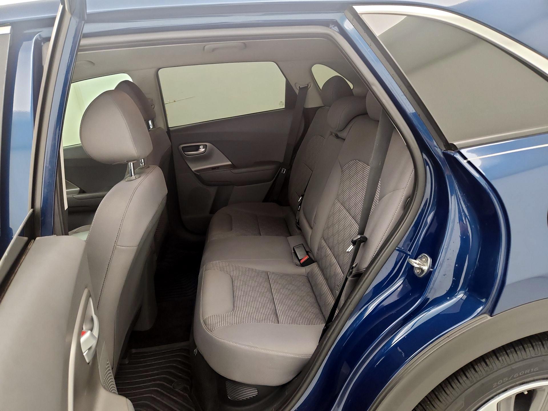 Thumbnail: 2018 Kia Niro - 18