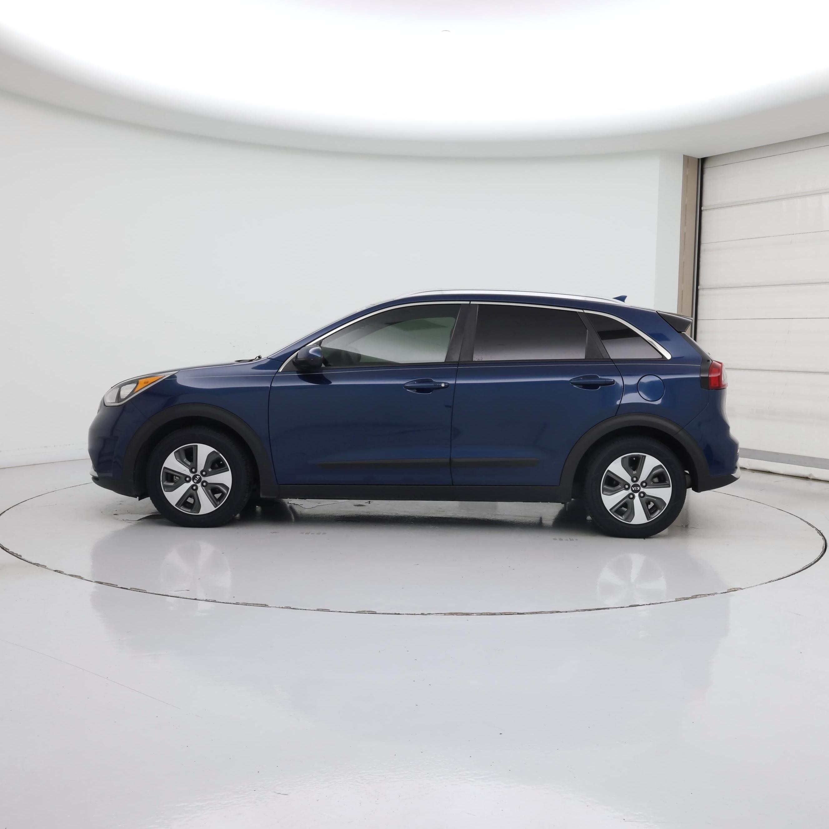 Thumbnail: 2018 Kia Niro - 3