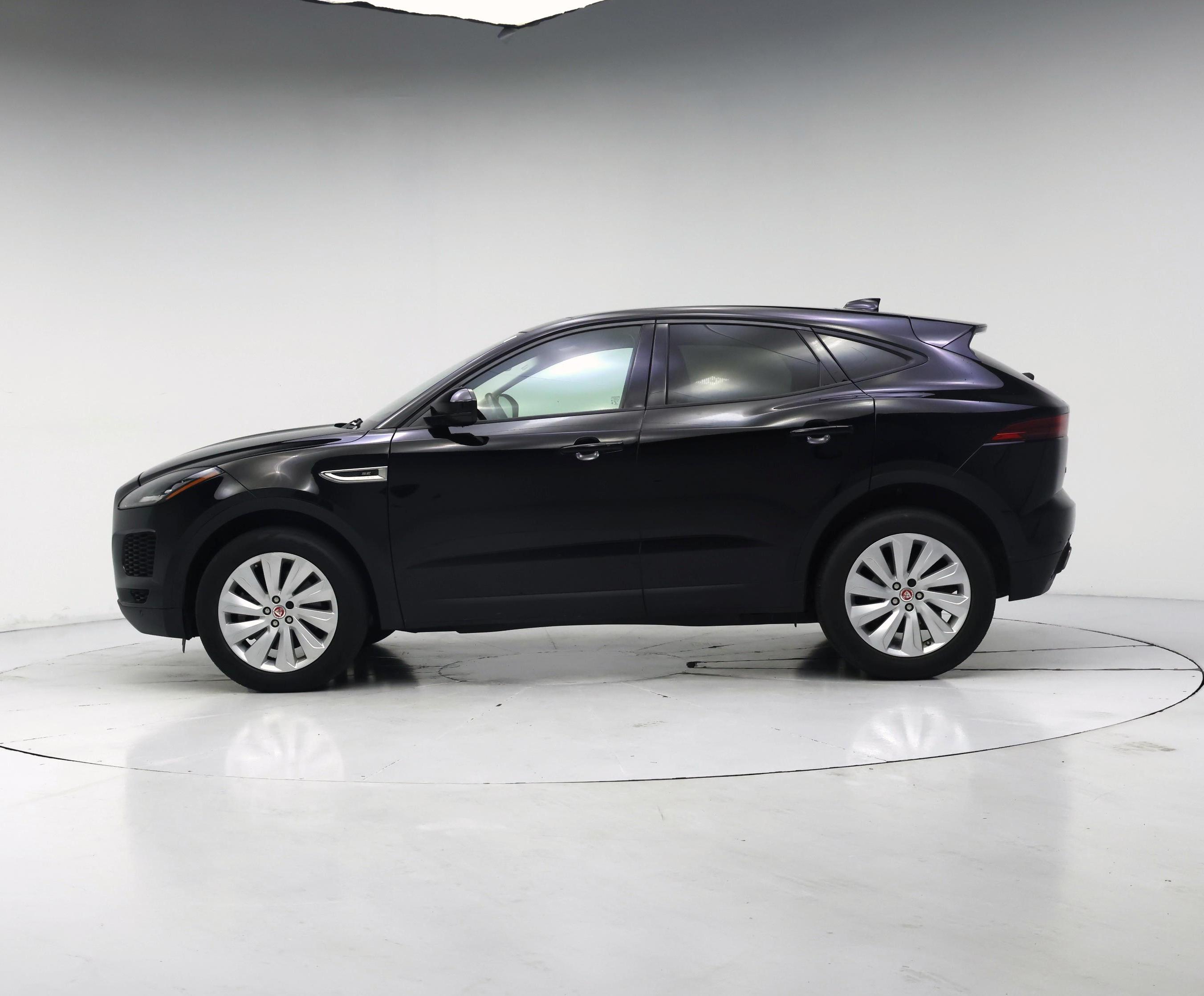 Thumbnail: 2019 Jaguar E-Pace - 3