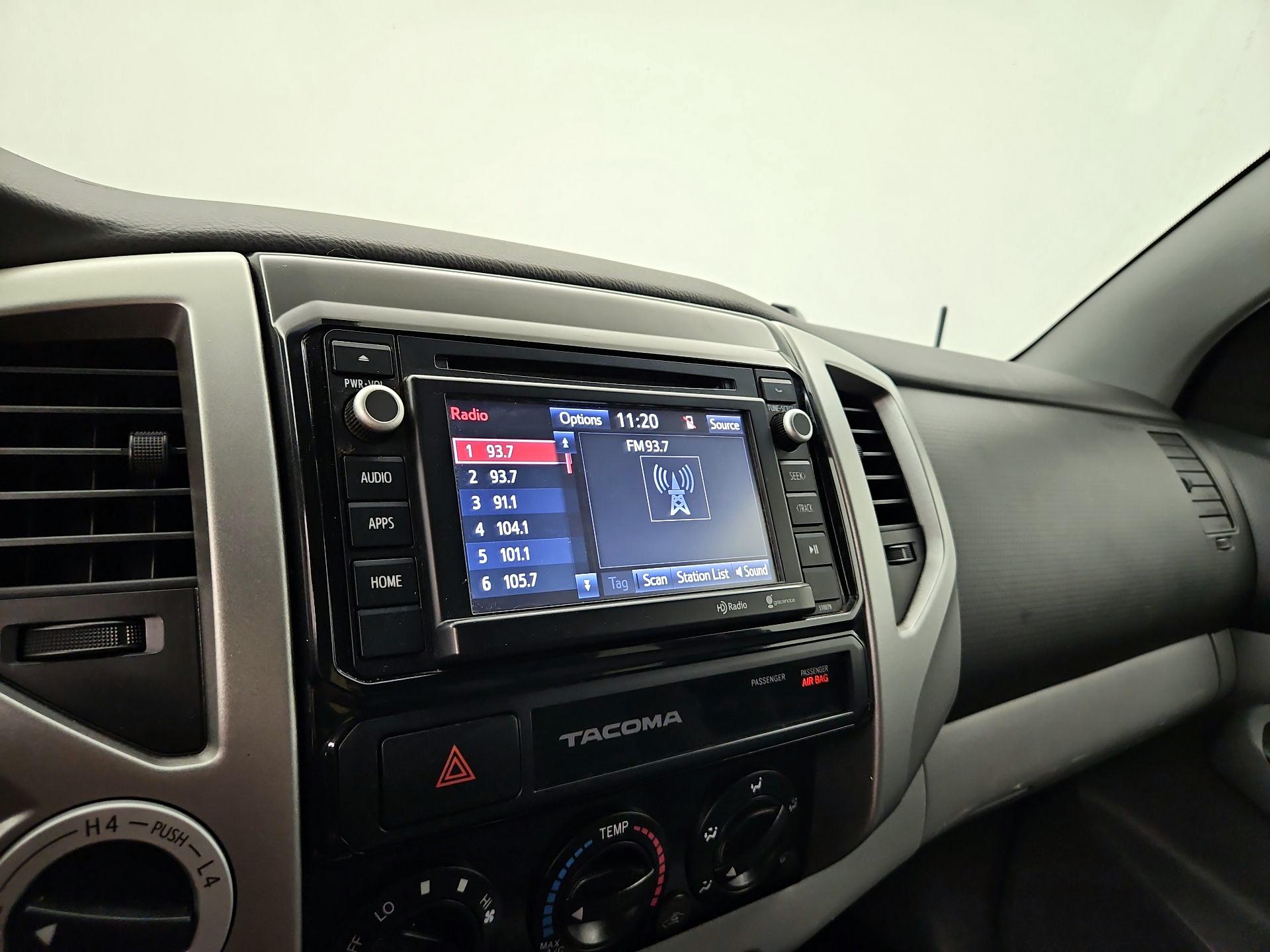 Thumbnail: 2015 Toyota Tacoma - 15