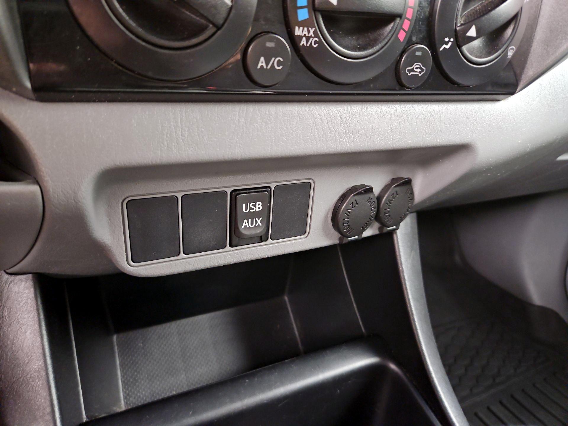 Thumbnail: 2015 Toyota Tacoma - 18