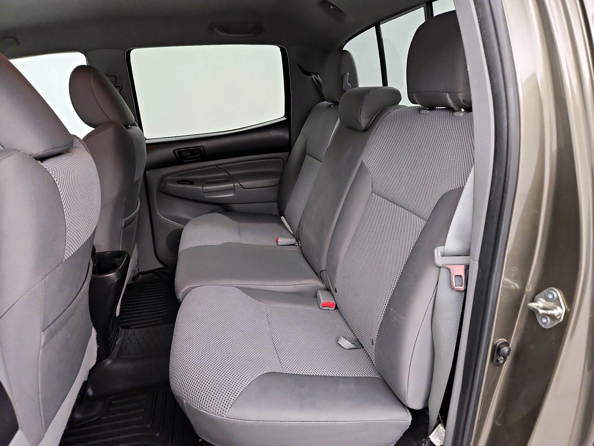 Thumbnail: 2015 Toyota Tacoma - 19
