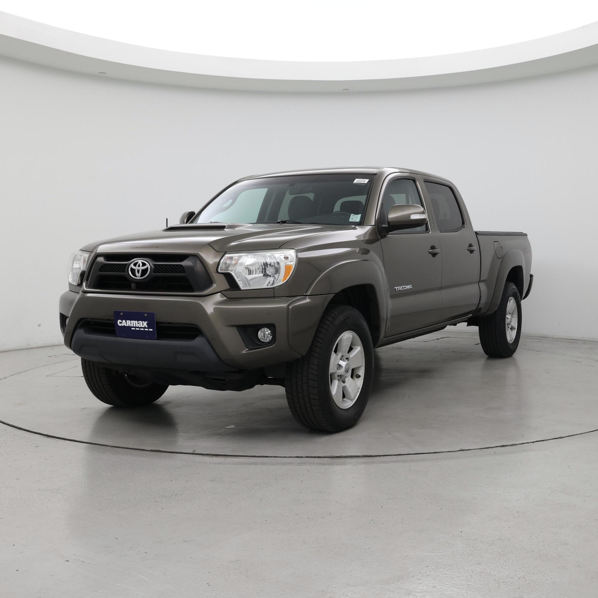Thumbnail: 2015 Toyota Tacoma - 4