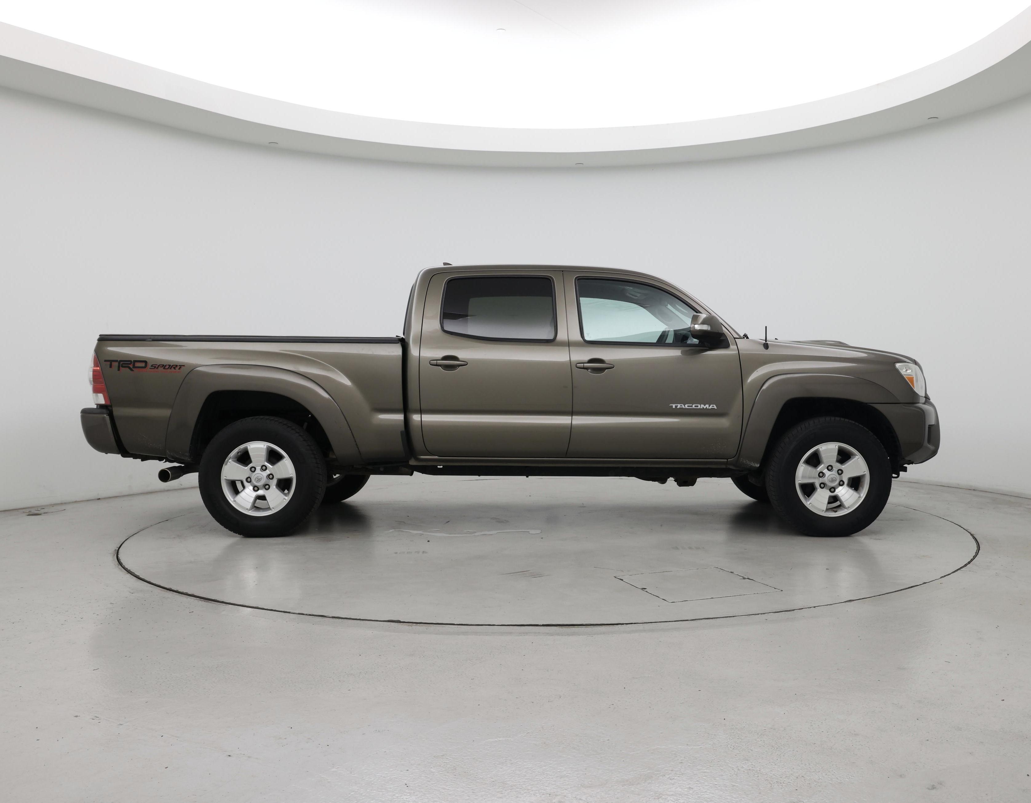 Thumbnail: 2015 Toyota Tacoma - 7