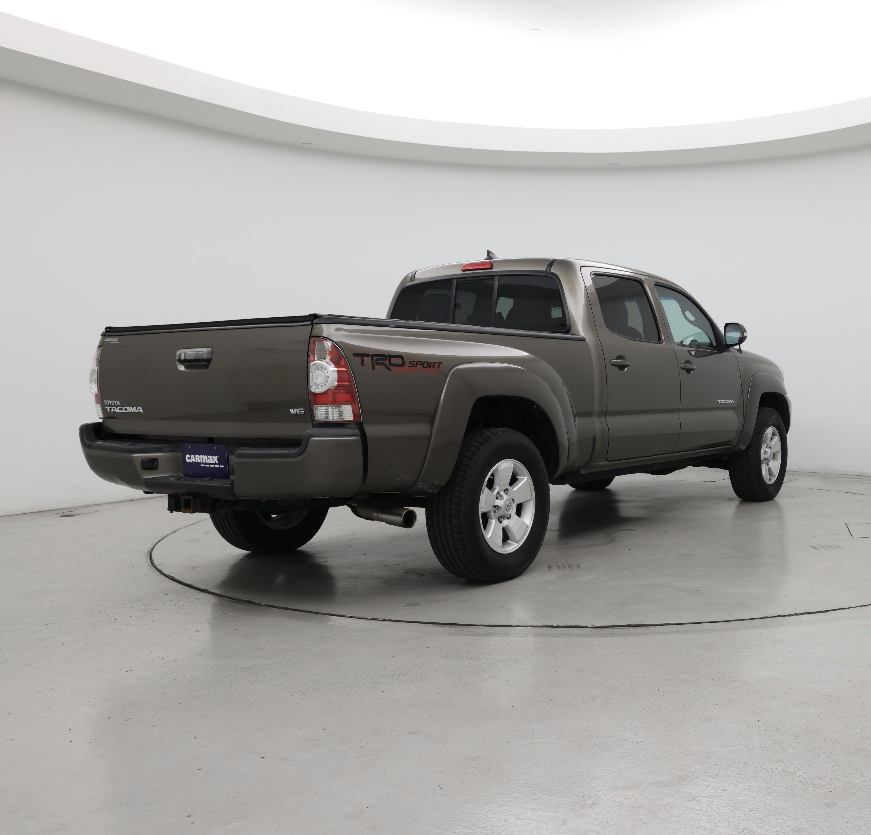 Thumbnail: 2015 Toyota Tacoma - 8