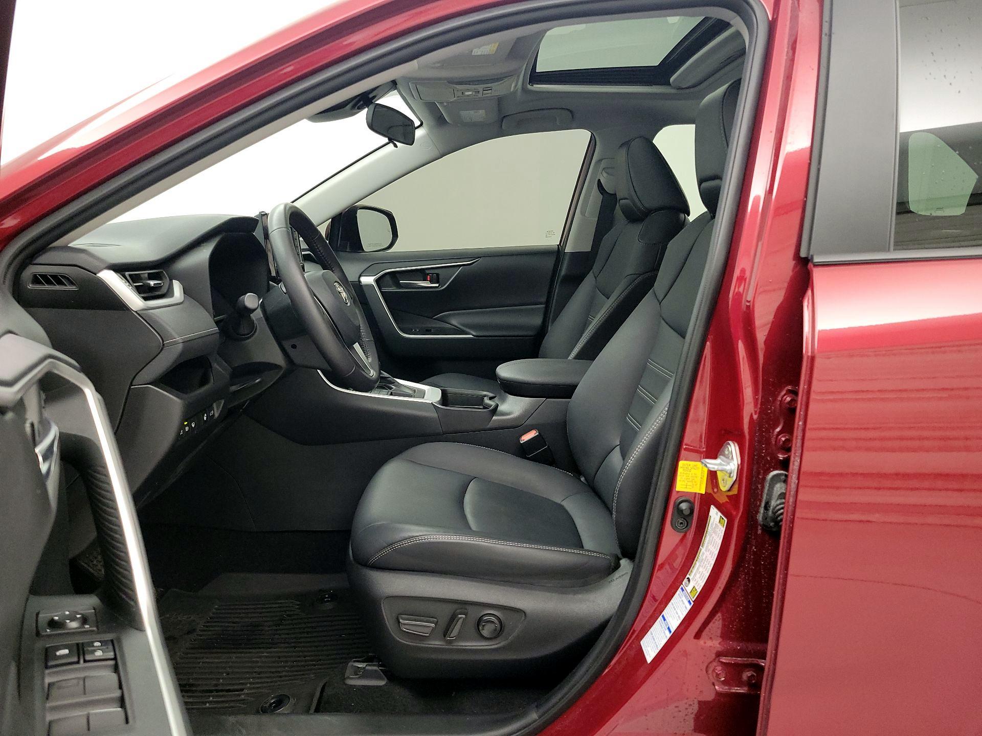 Thumbnail: 2021 Toyota RAV4 - 11