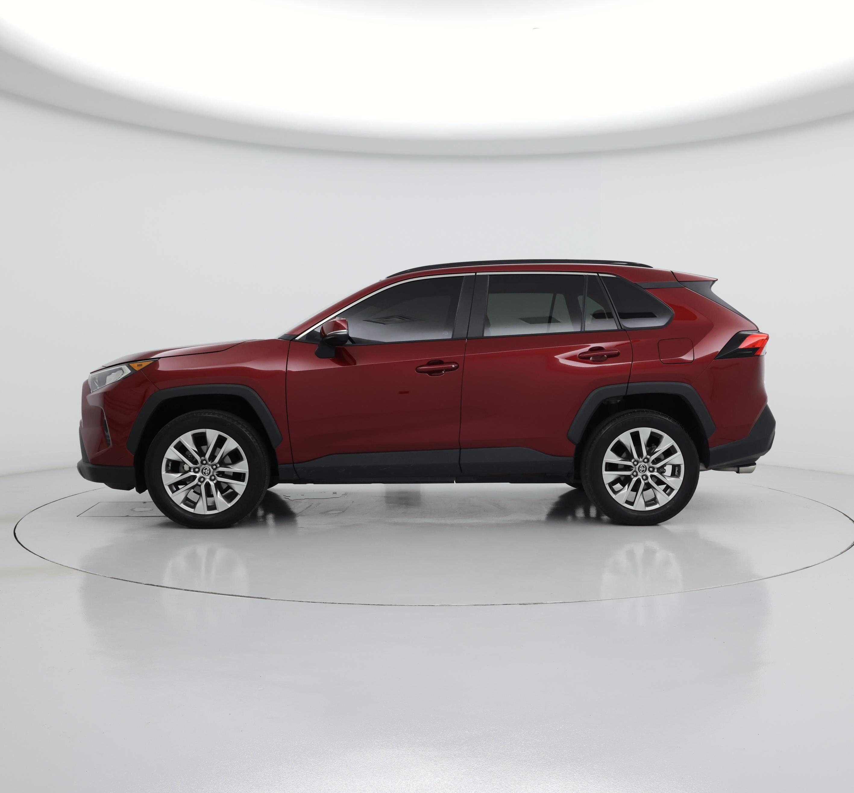 Thumbnail: 2021 Toyota RAV4 - 3