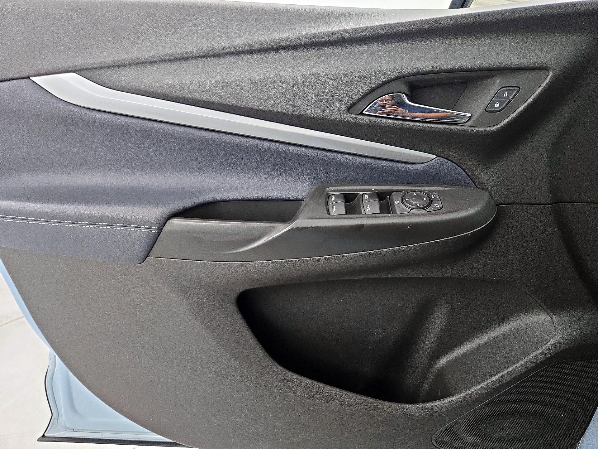 Thumbnail: 2023 Chevrolet Bolt EUV - 12