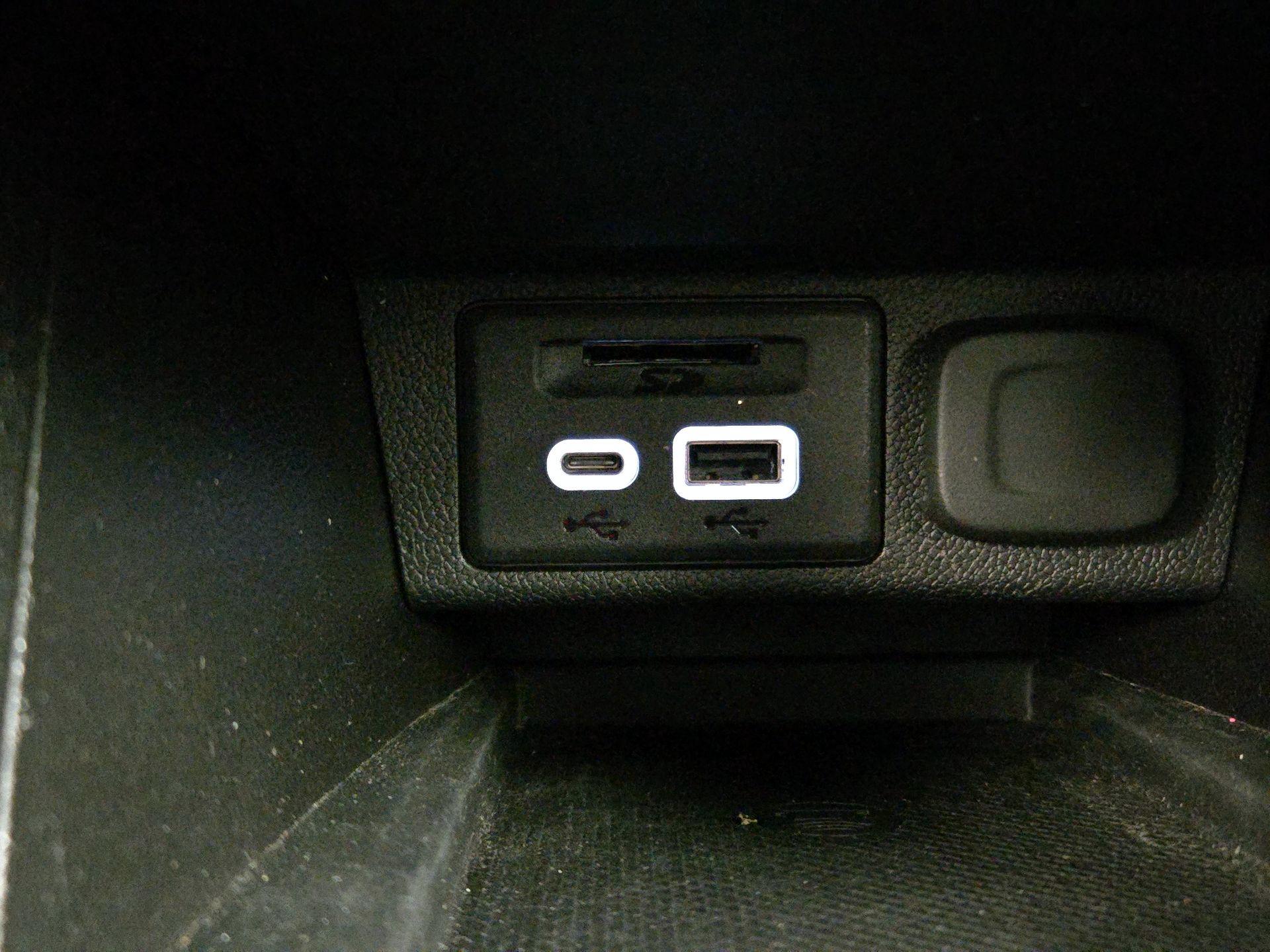 Thumbnail: 2023 Chevrolet Bolt EUV - 18