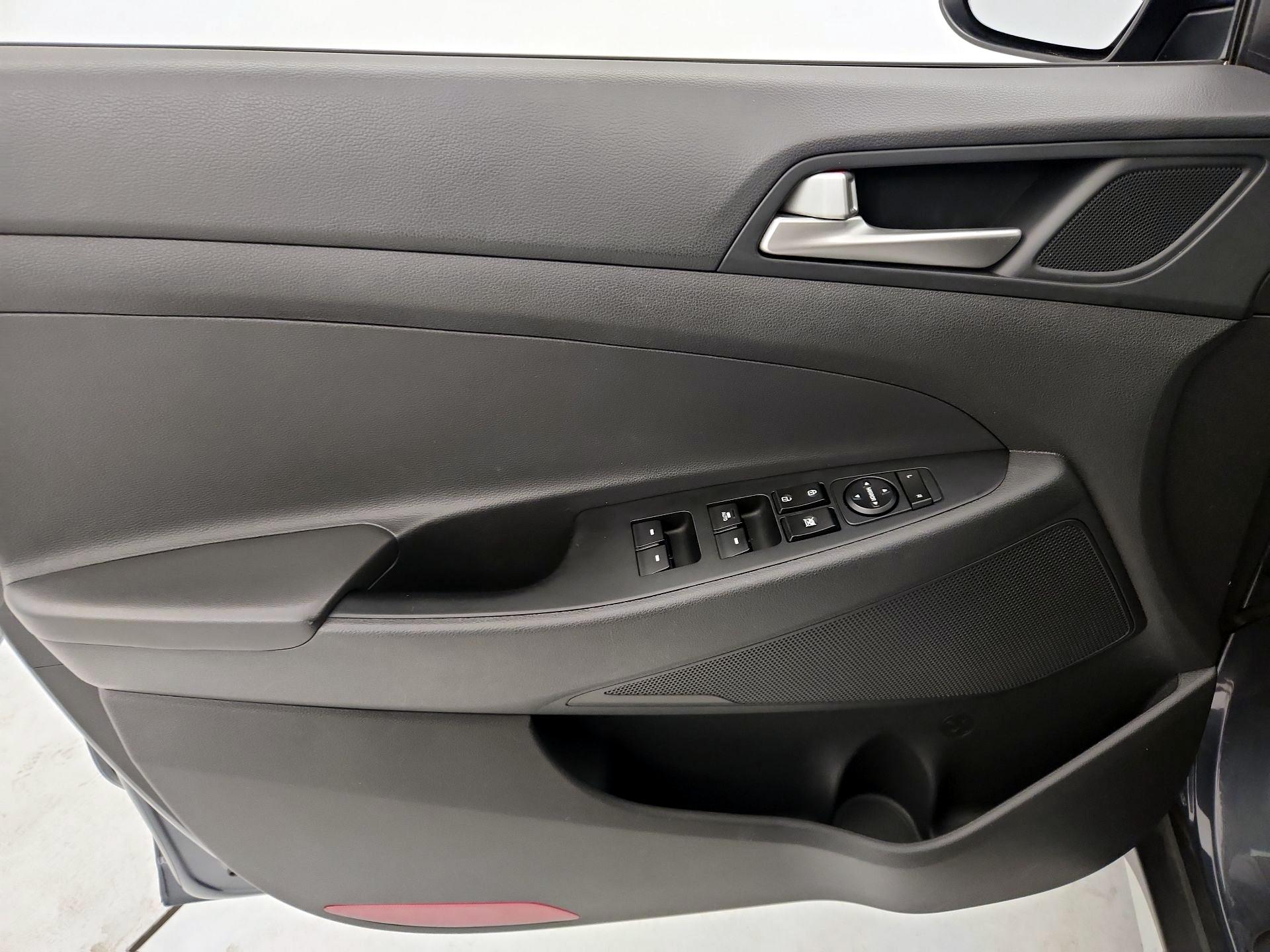 Thumbnail: 2019 Hyundai Tucson - 12
