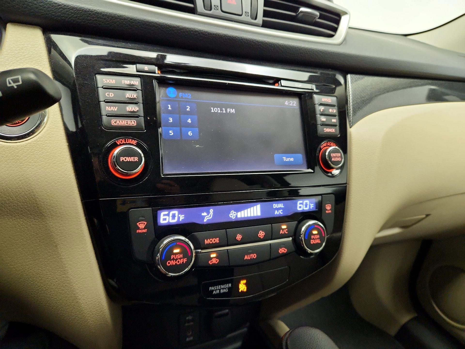 Thumbnail: 2016 Nissan Rogue - 16