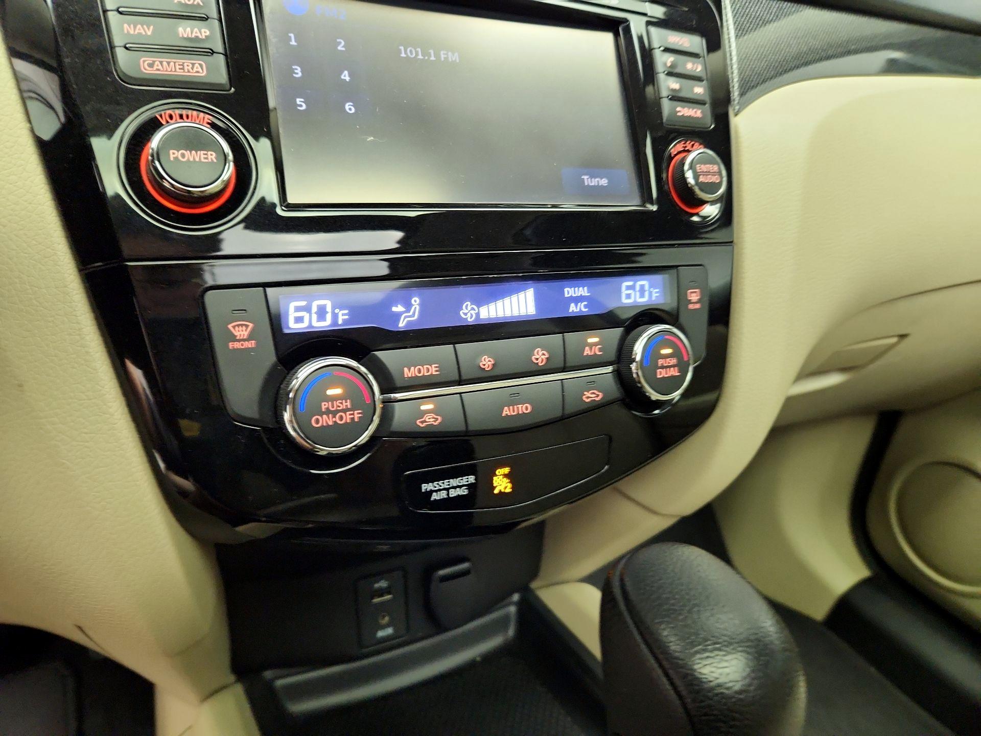Thumbnail: 2016 Nissan Rogue - 17