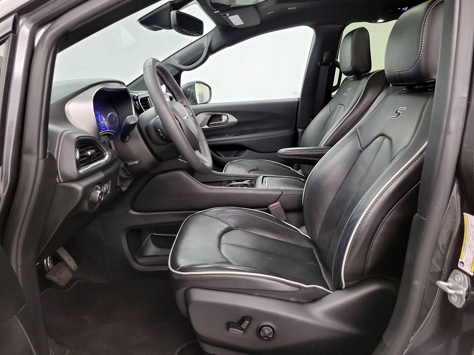 Thumbnail: 2022 Chrysler Pacifica - 11