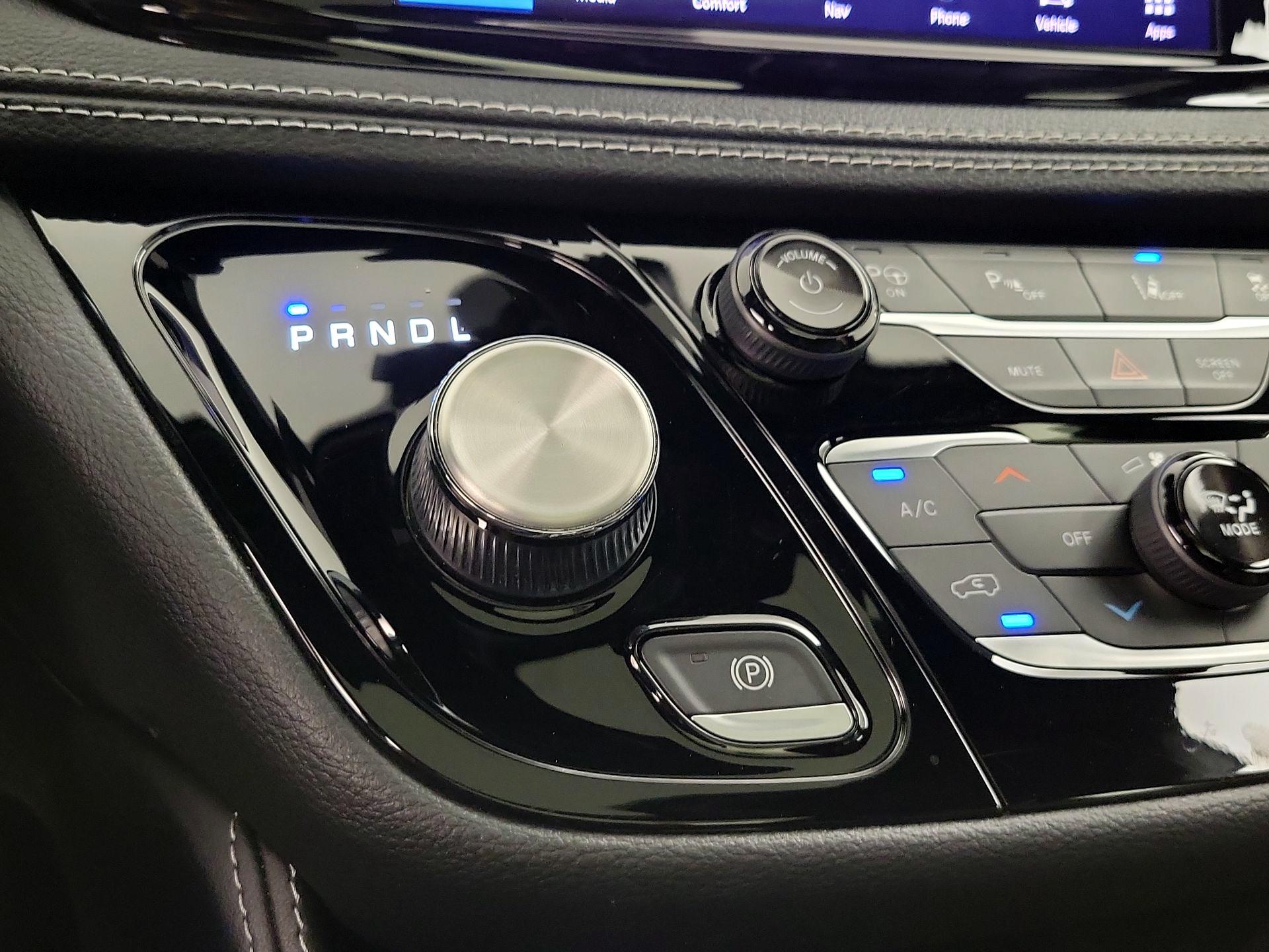 Thumbnail: 2022 Chrysler Pacifica - 18