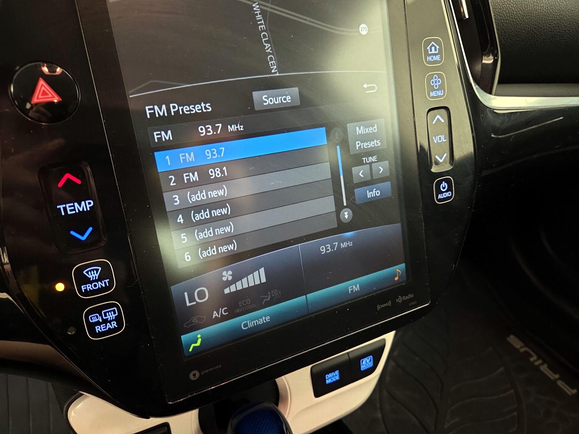 Thumbnail: 2018 Toyota Prius - 15