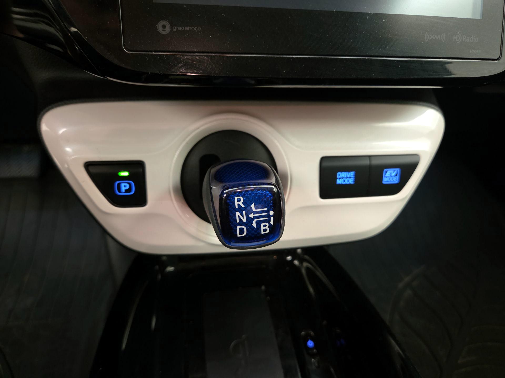 Thumbnail: 2018 Toyota Prius - 17