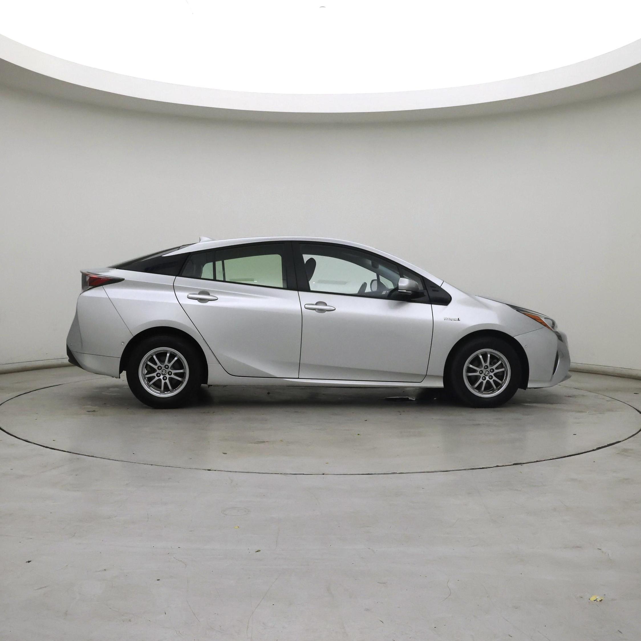 Thumbnail: 2018 Toyota Prius - 7