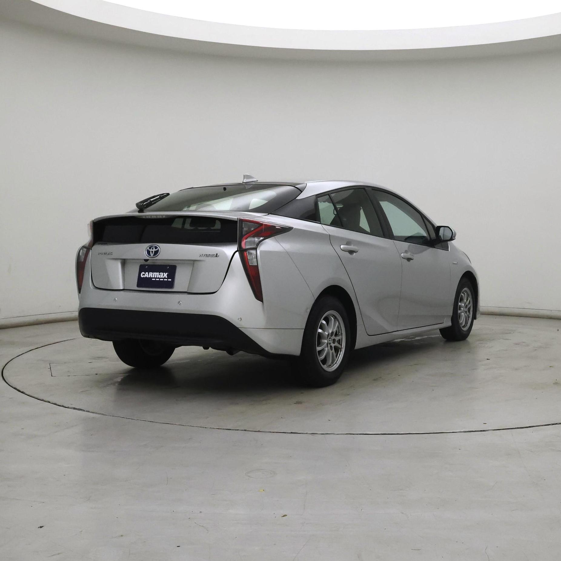 Thumbnail: 2018 Toyota Prius - 8